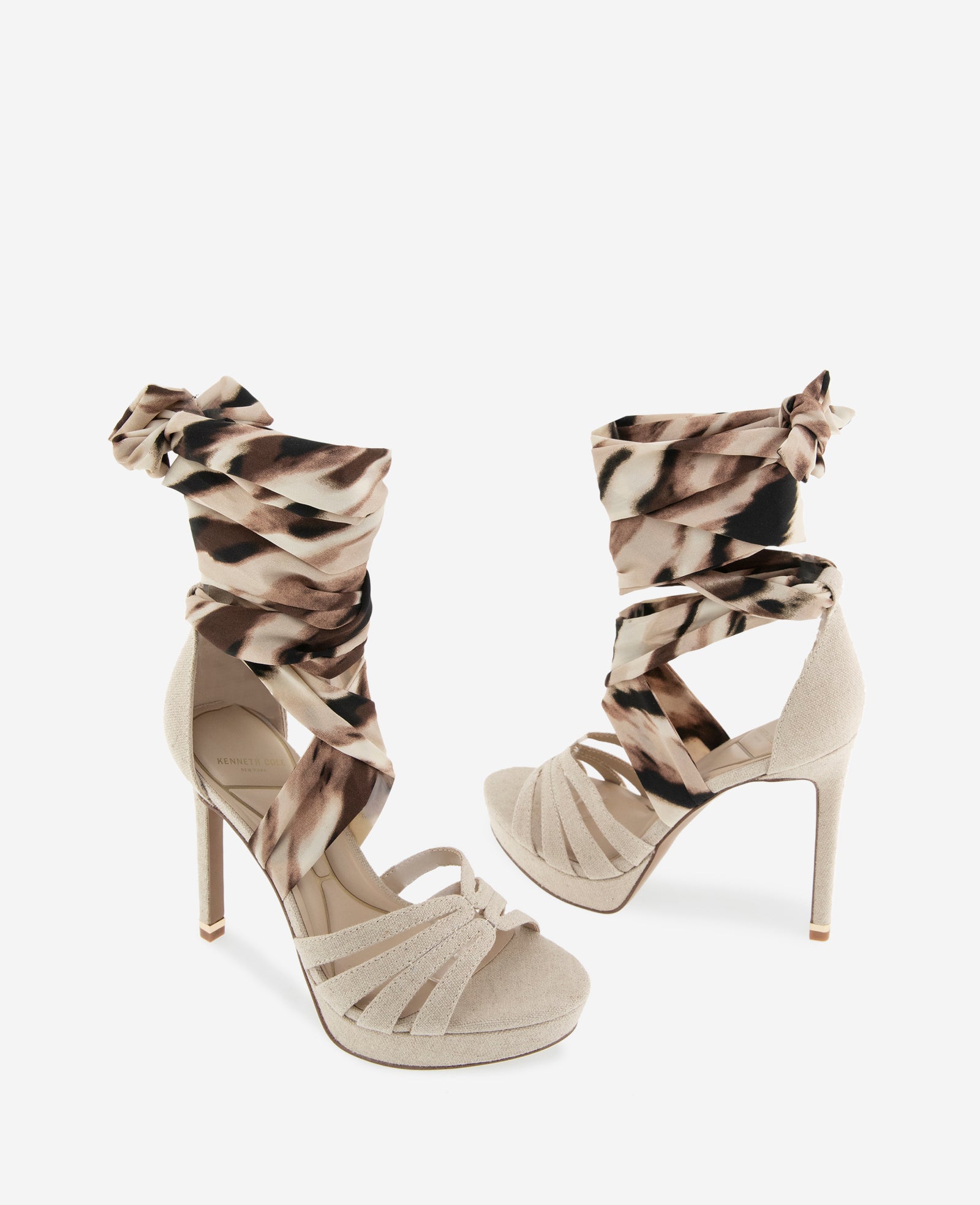 Kenneth Cole Reaction Shoes Nikkii Printed Fabric Wrap Around Platform Heel sandali zeppa tessuto