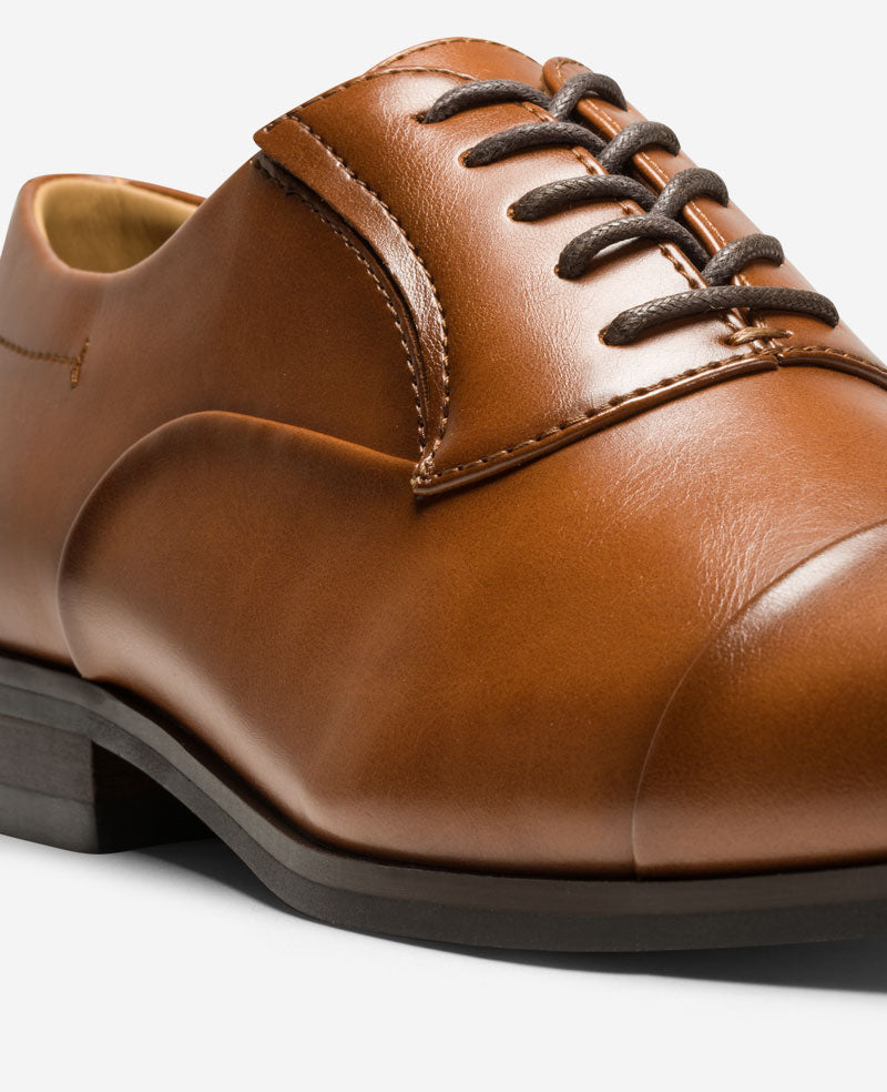 Kenneth Cole Reaction Shoes REACTION Heath Cap Toe Lace Up Oxford scarpe Cognac