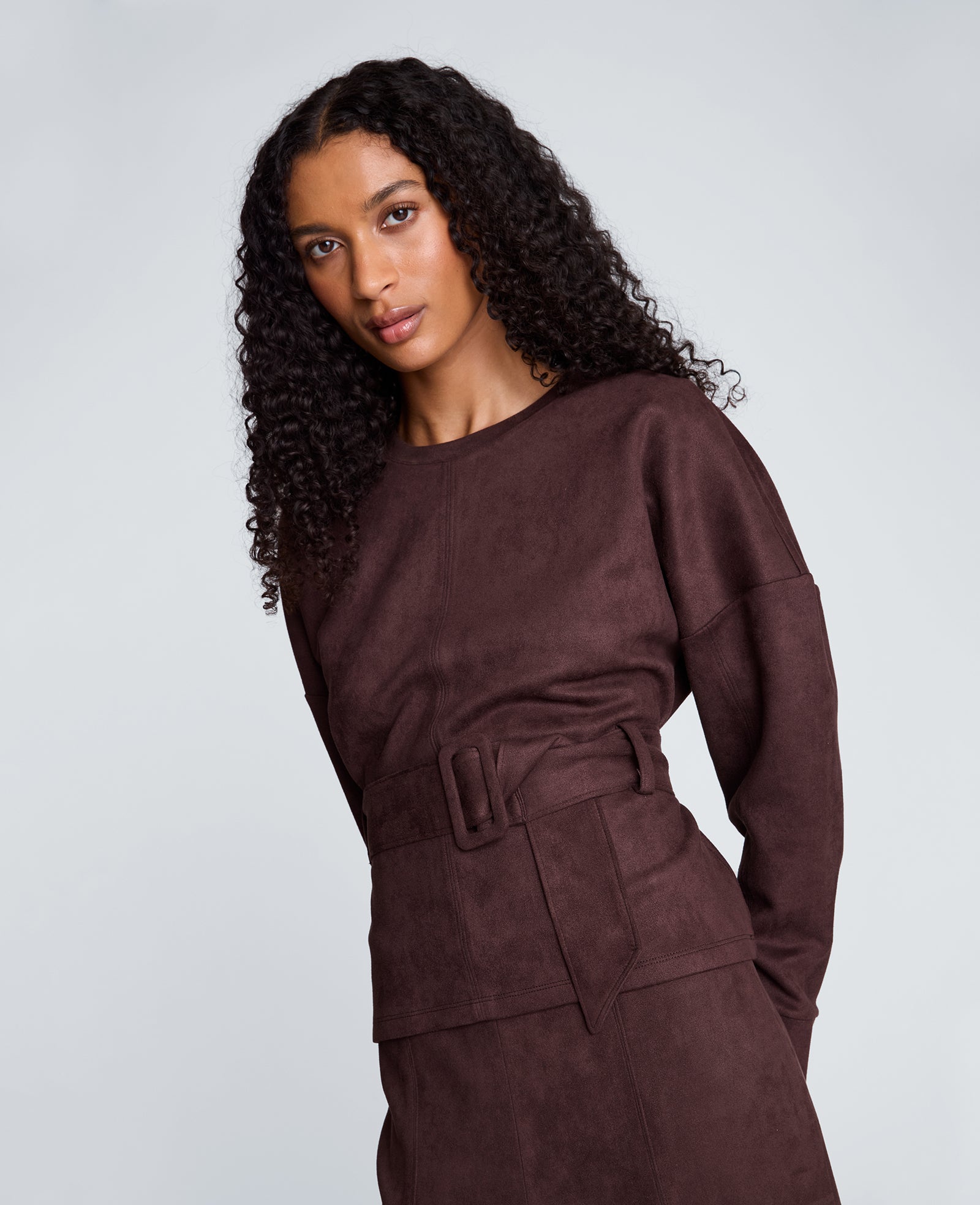 Kenneth Cole Reaction Clothing Long Sleeve Crew Neck with Belt maglia donna marrone scuro