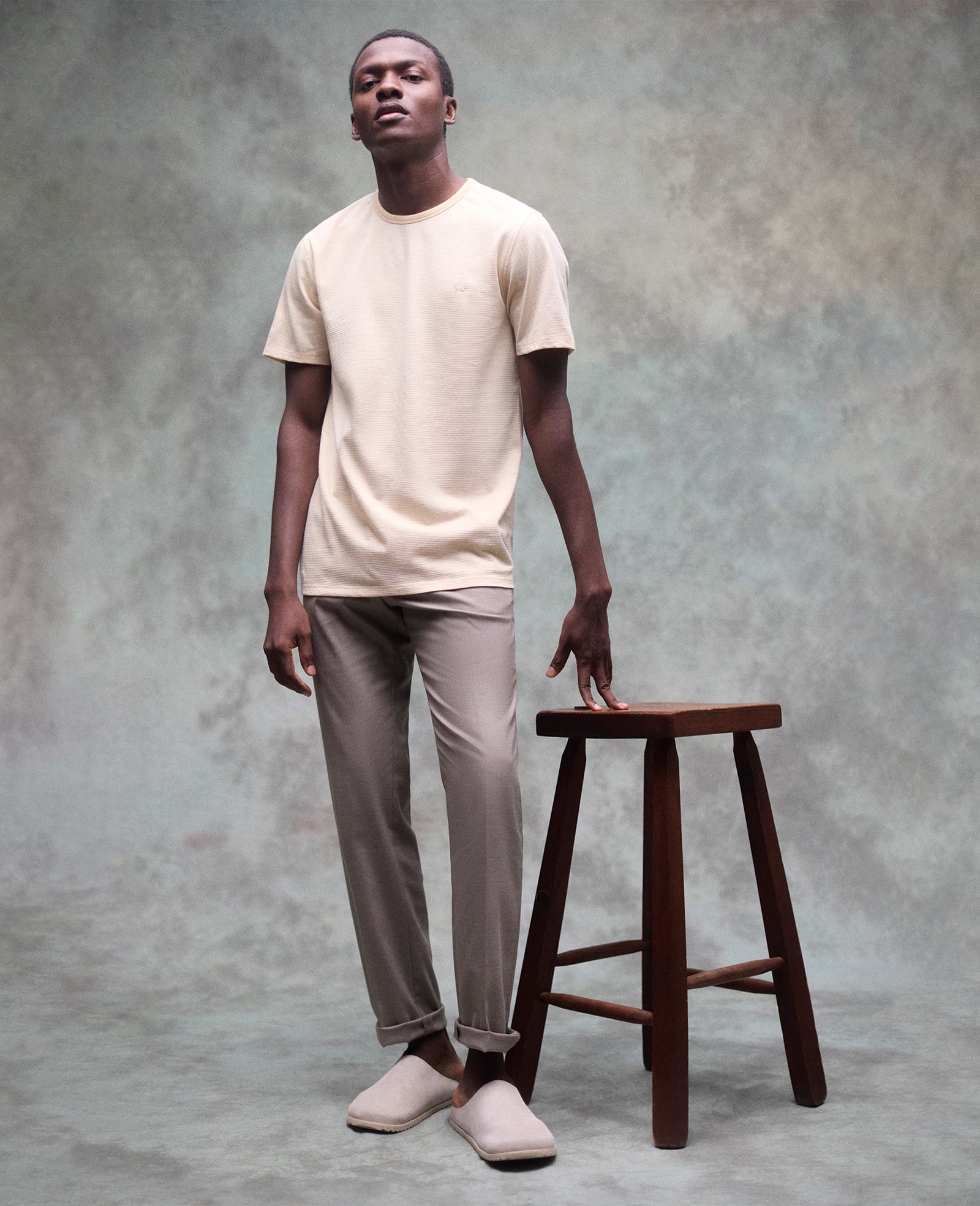Kenneth Cole Reaction Clothing The Performance Crew Neck T-Shirt maglietta beige elasticizzata