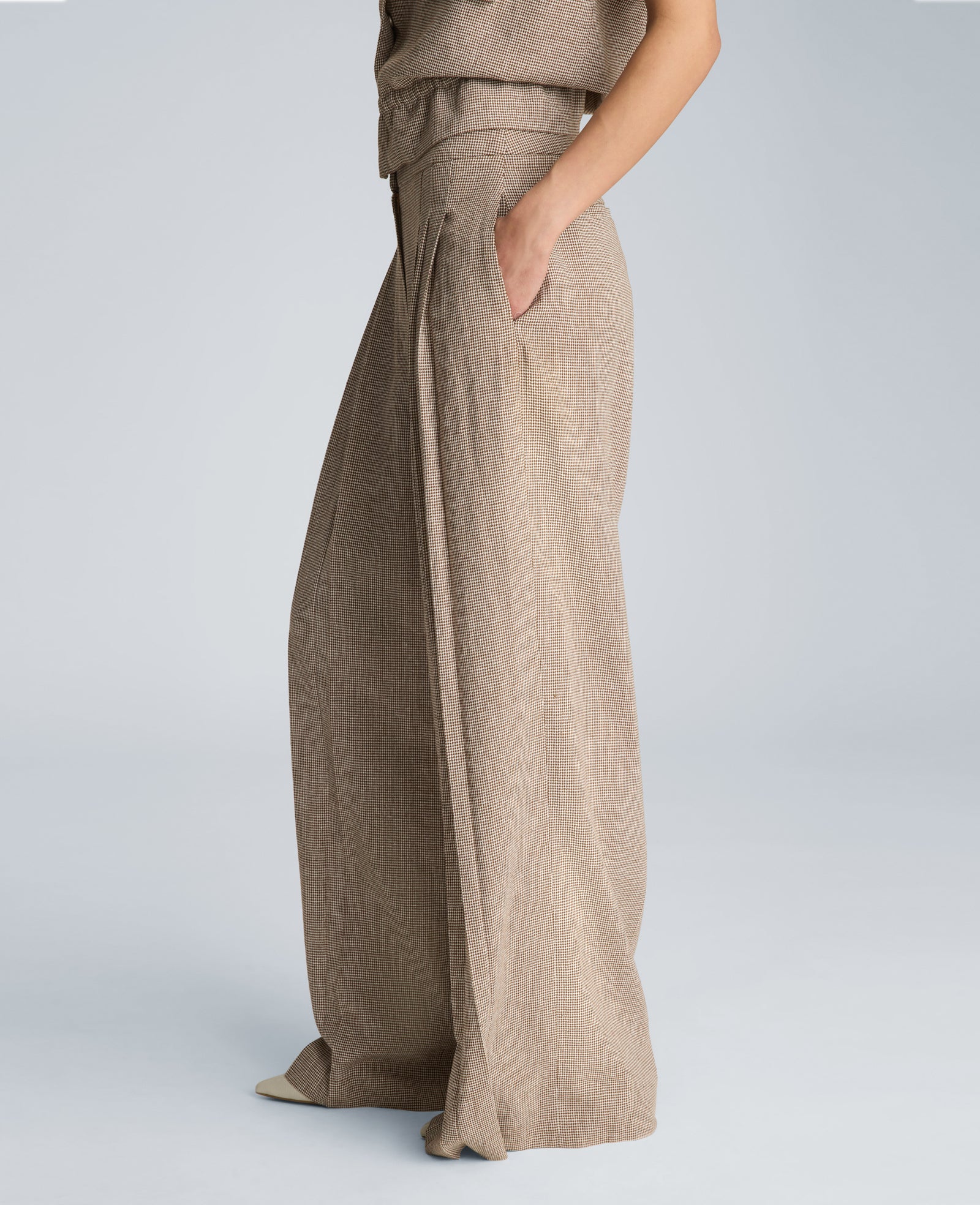 Kenneth Cole Reaction Clothing High Rise Fly Front Wide Leg Triple Pleat Pant fantasia bruna