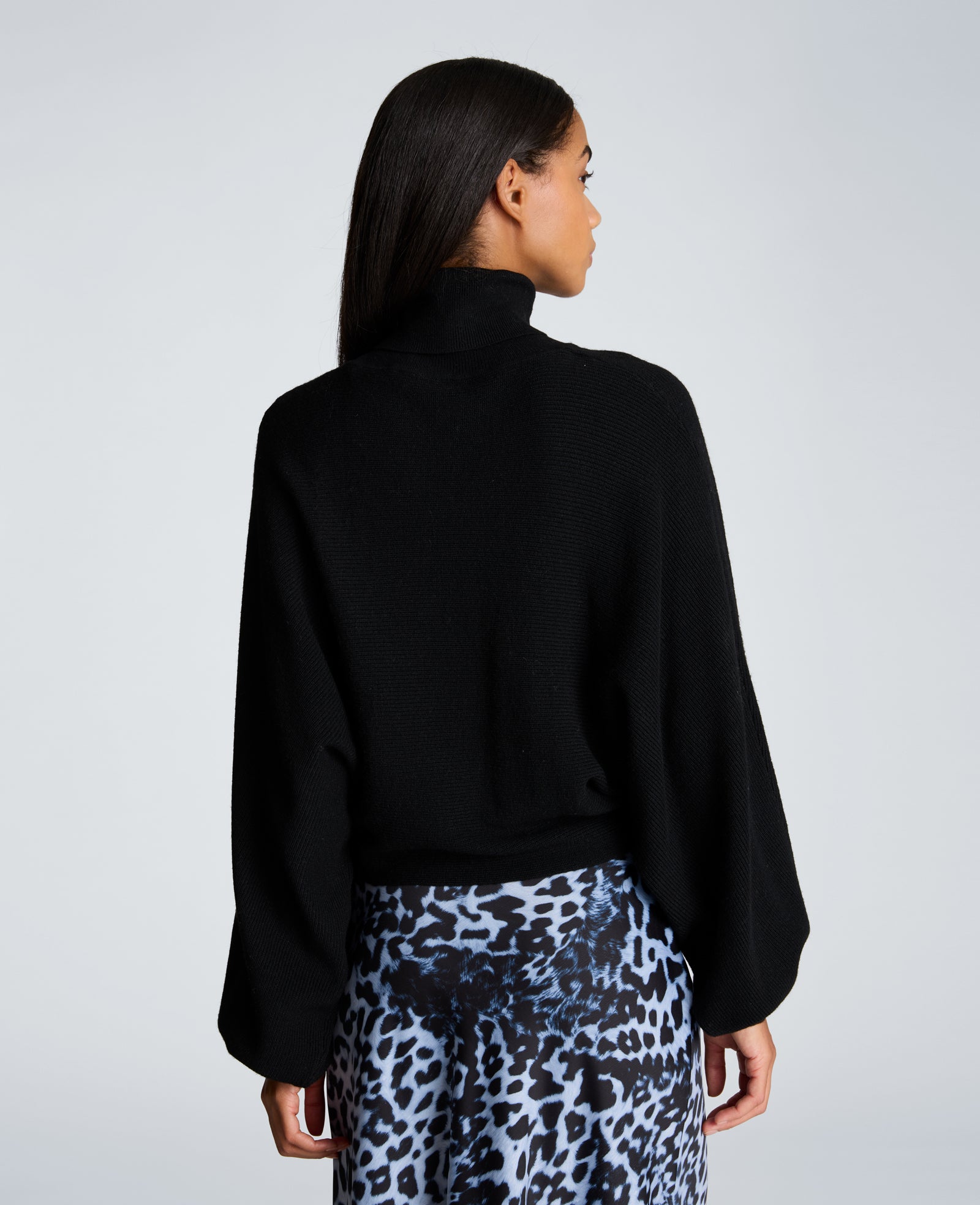Kenneth Cole Reaction Clothing Horizontal Shaker Crop Turtleneck dolcevita nero