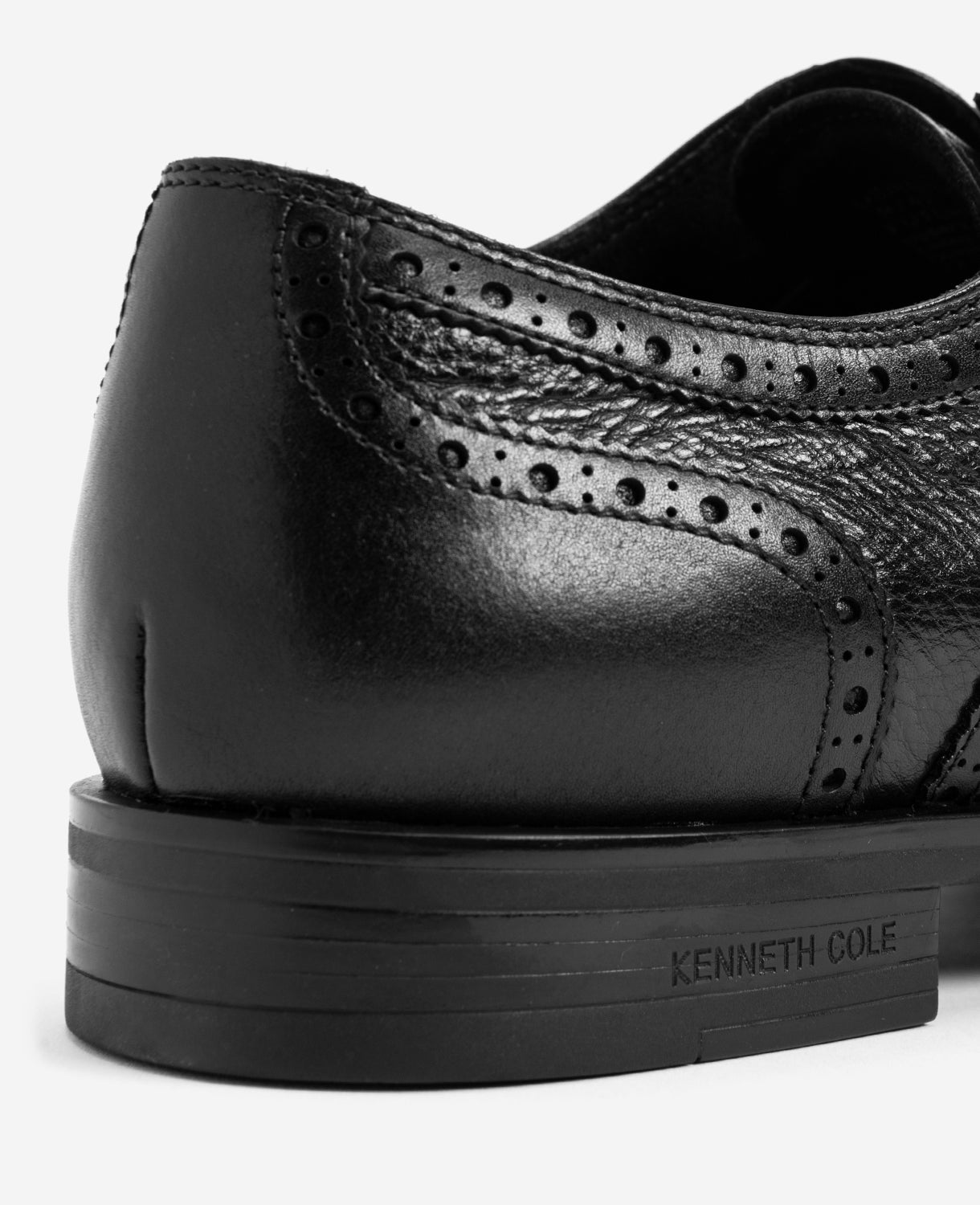 Kenneth Cole Reaction Shoes Futurepod Leather Lace-Up Oxford with Medallion Cap Toe scarpa nera
