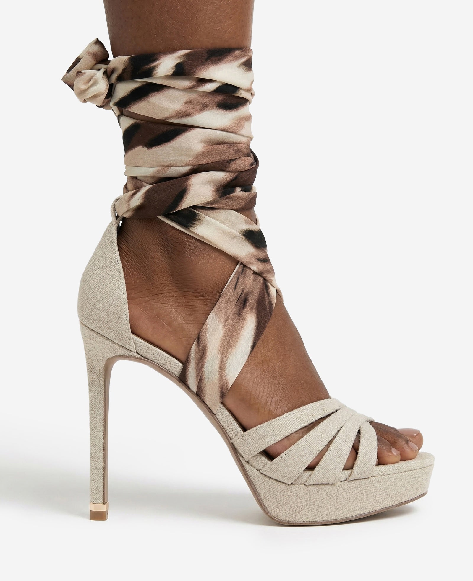 Kenneth Cole Reaction Shoes Nikkii Printed Fabric Wrap Around Platform Heel sandali zeppa tessuto