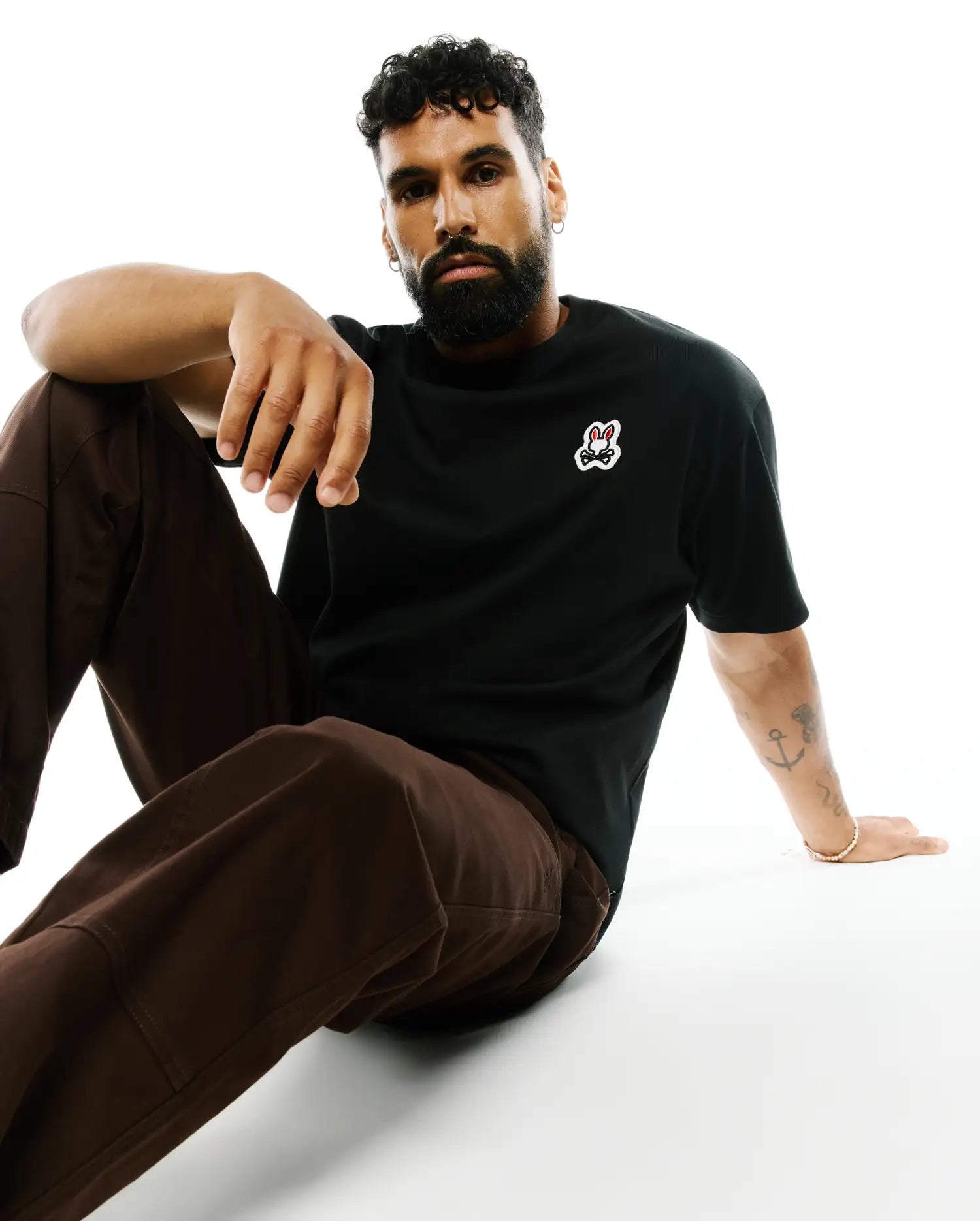 Psycho Bunny Men's Tees Jaydon Pima Cotton Oversized-Fit Tee maglietta nera in cotone Pima