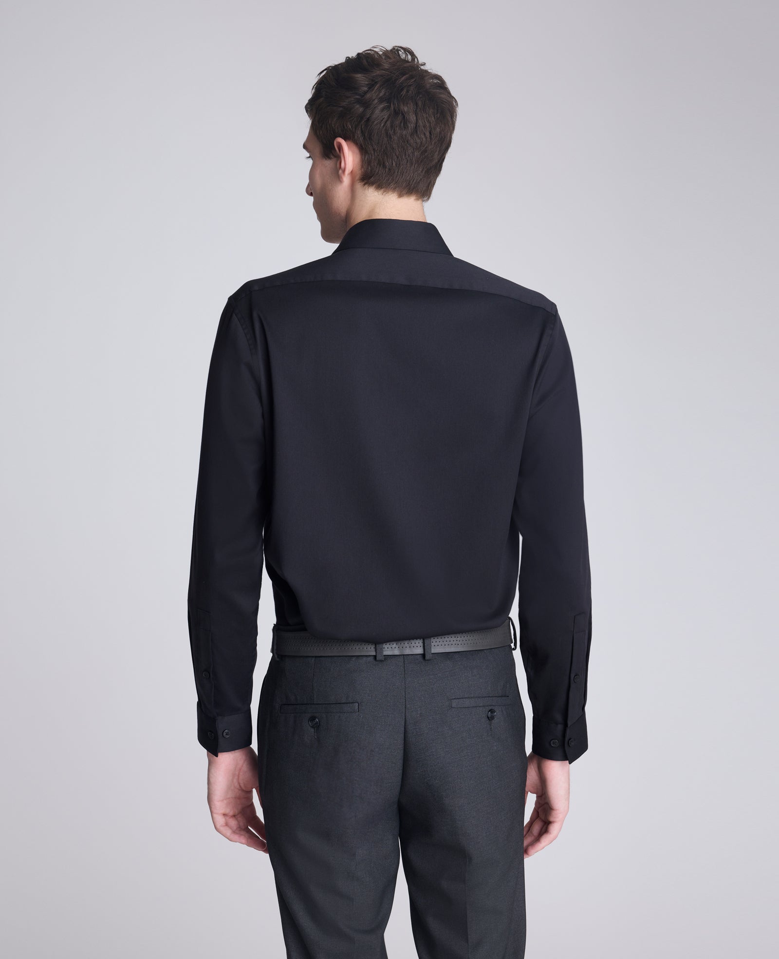 Kenneth Cole Reaction REACTION Slim-Fit Button-Down Dress Shirt camicia nera elasticizzata