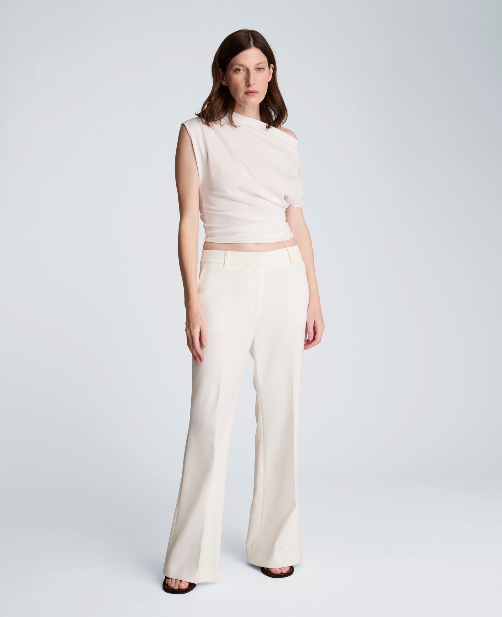 Kenneth Cole Clothing Luxe Twill Fly Front Flare Pant pantaloni bianchi vita media