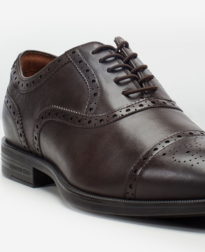 Kenneth Cole Reaction Future Pod Medallion Cap Toe scarpe marroni in pelle