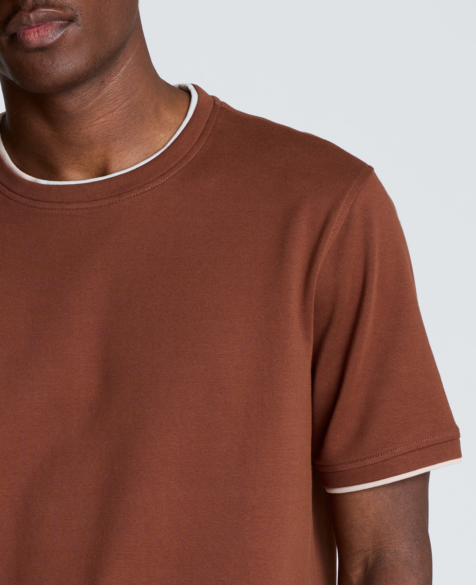 Kenneth Cole Reaction Clothing Double Collar Tee maglietta oversize mattone