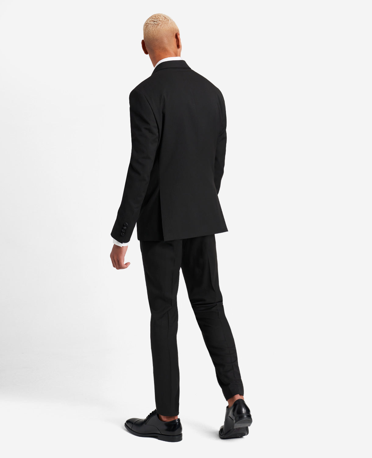 Kenneth Cole Reaction Clothing Ready Flex Slim-Fit Tuxedo Suit abito smoking nero