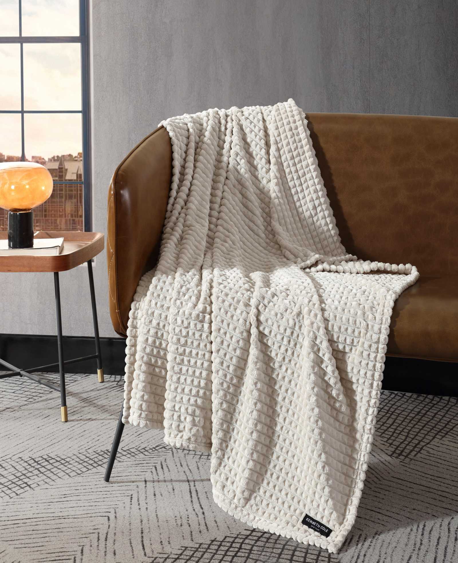 Kenneth Cole Reaction Home & Bedding Textured Solid Throw Blanket coperta Linen 50x60