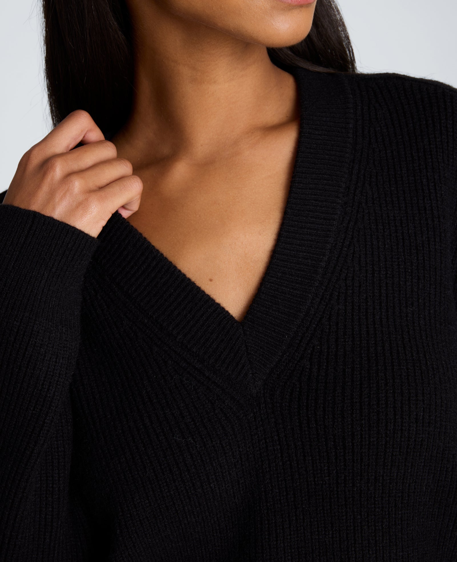 Kenneth Cole Reaction Clothing Oversized V-Neck Raglan Sweater maglione nero