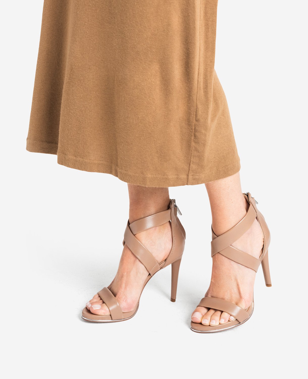 Kenneth Cole Reaction Shoes Brooke Cross Strap Heeled Sandal sandali tacco latte