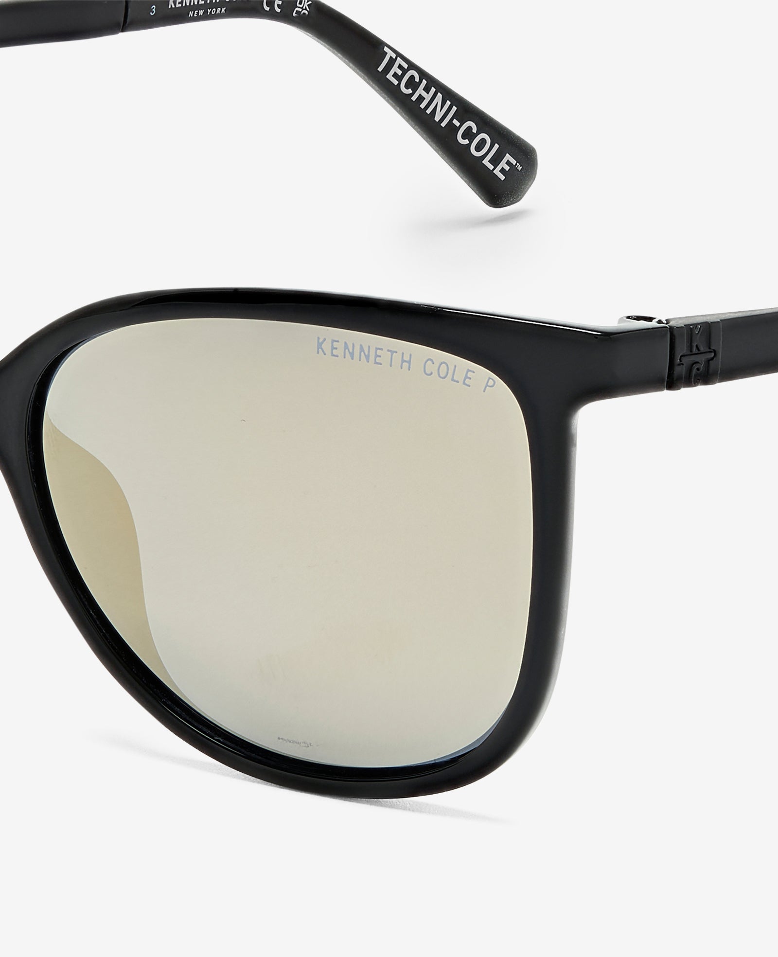 Kenneth Cole Reaction Sunglasses & Eyewear Square Ultem Sunglasses occhiali da sole neri polarizzati