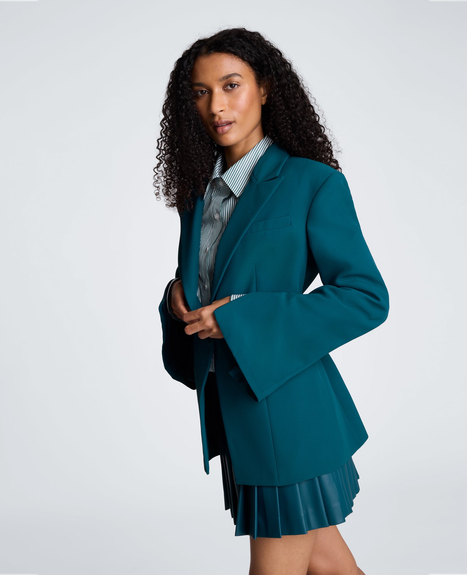 Kenneth Cole Reaction Clothing Slim One Button Jacket with Sleeve Zippers blazer Teal Dusk taglie 0–14