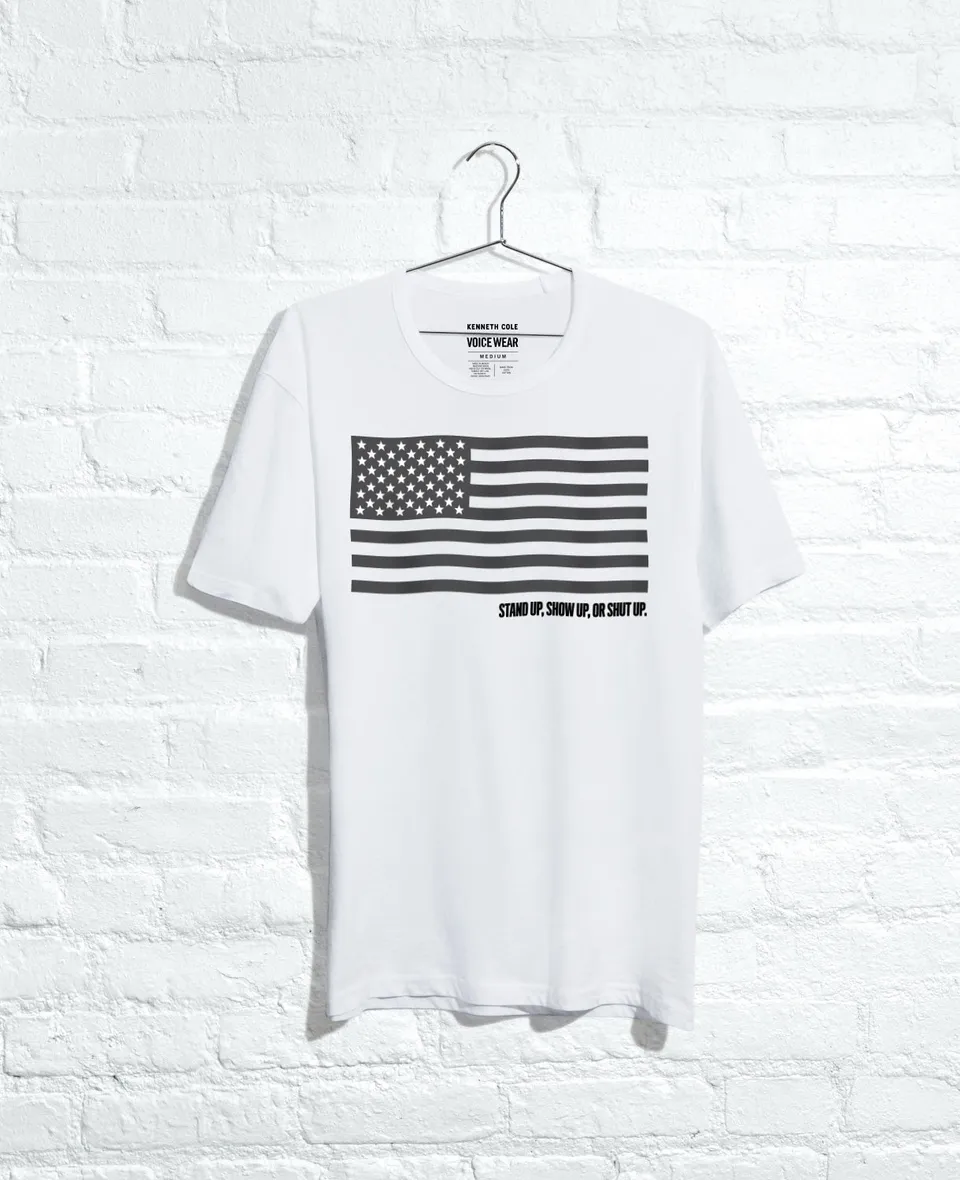 Kenneth Cole Reaction Clothing Site Exclusive Stand Up Show Up or Shut Up T-Shirt bianca XXS