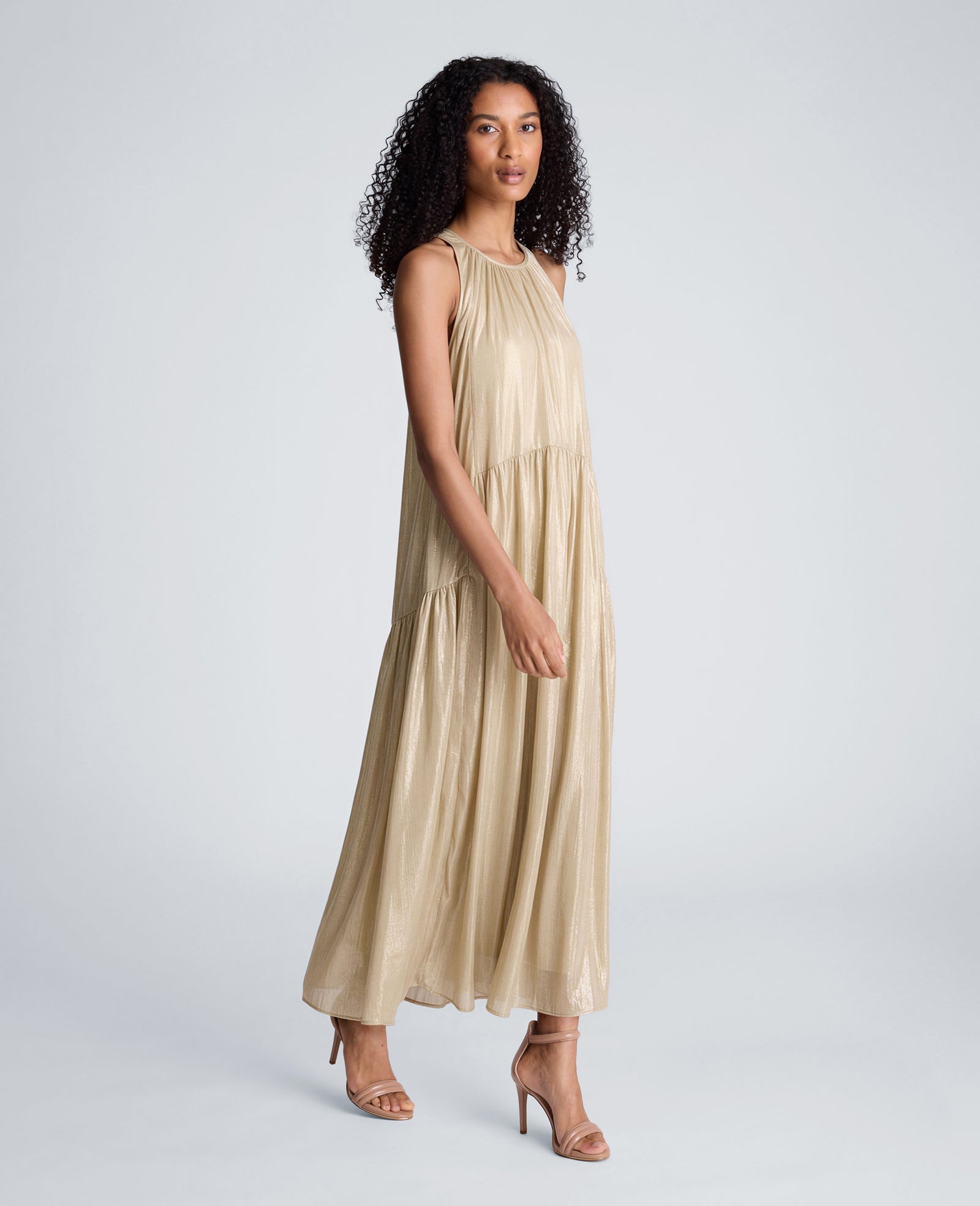 Kenneth Cole Reaction Clothing Gathered Halter Neck Foil Maxi Dress abito maxi oro chiaro