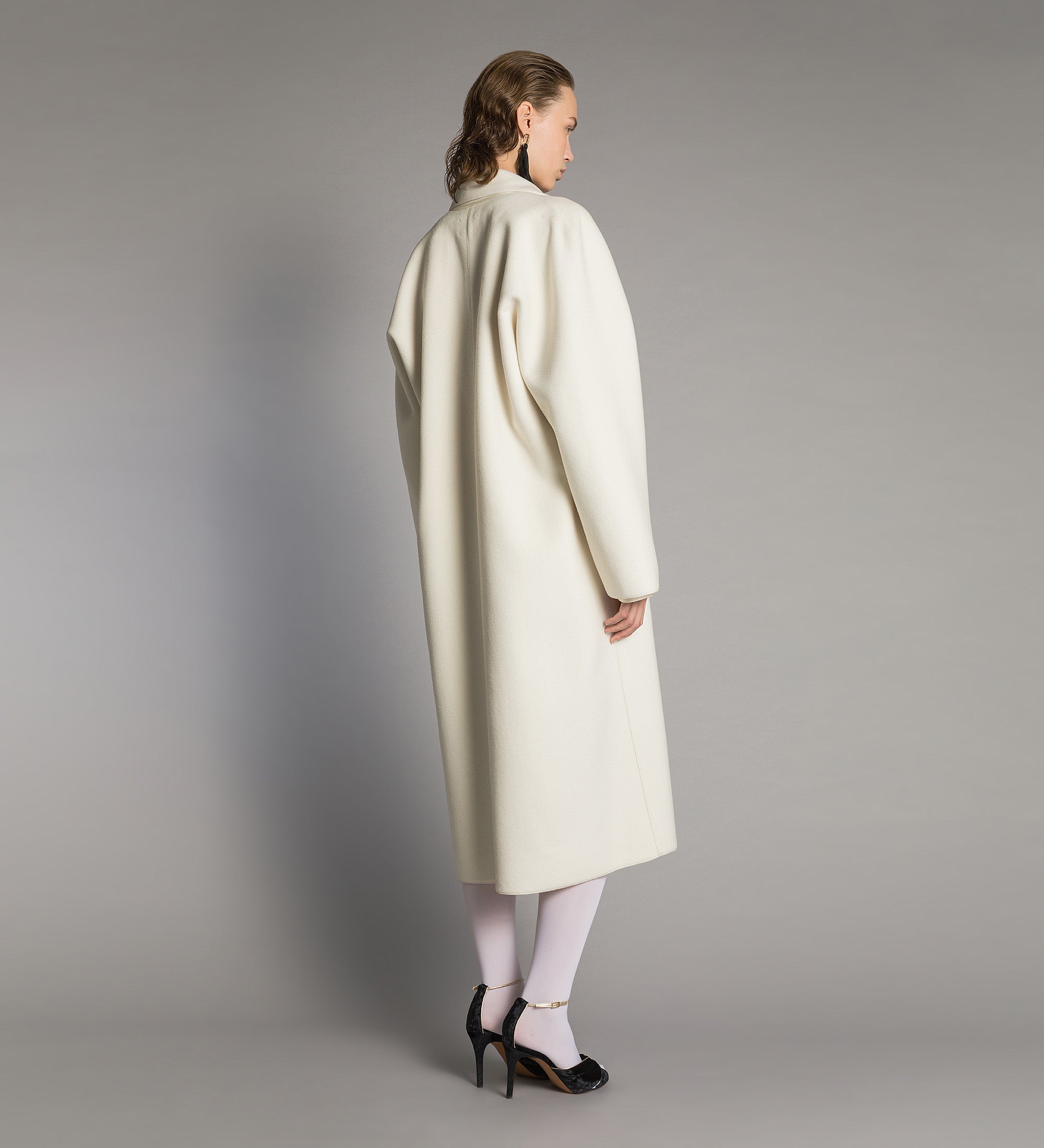 Forte capispalla e kimono long double-breasted cape-style coat cappotto bianco