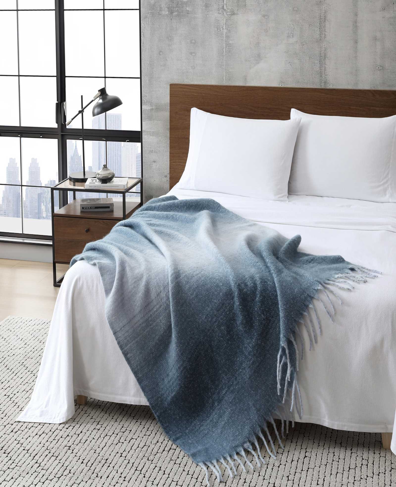 Kenneth Cole Reaction Home & Bedding Urban Ombre coperta blu 50 x 70 poliestere