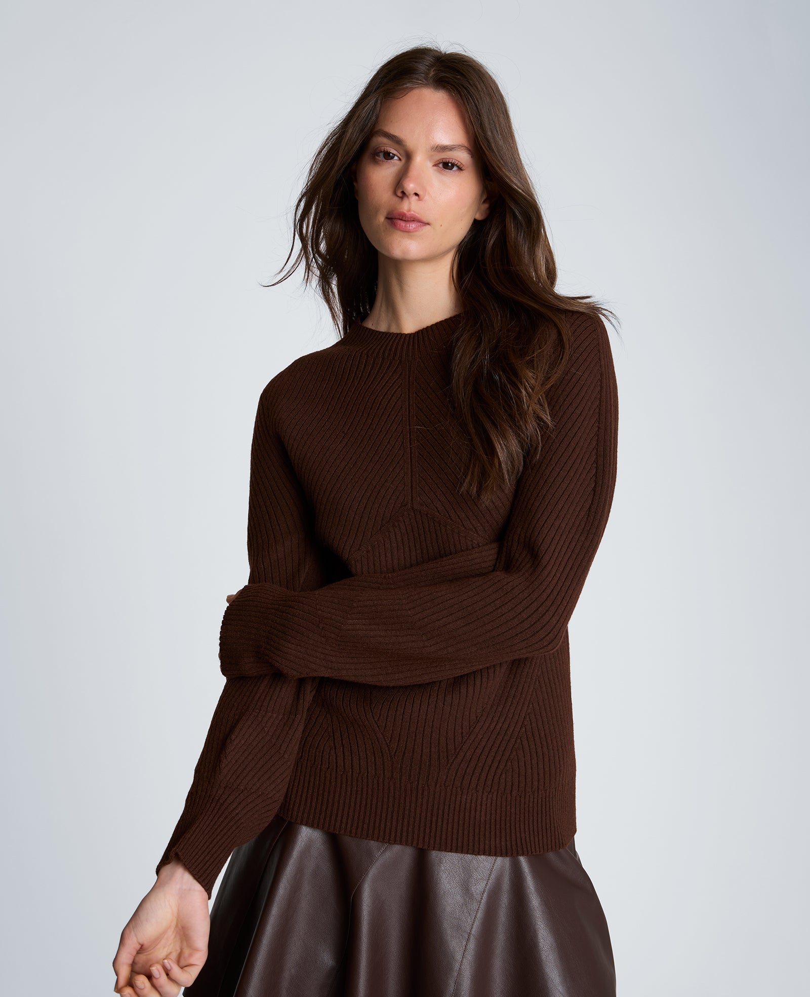 Kenneth Cole Reaction Clothing Mock Neck Seamless Traveling Ribbed Sweater maglia marrone XS-XL a coste
