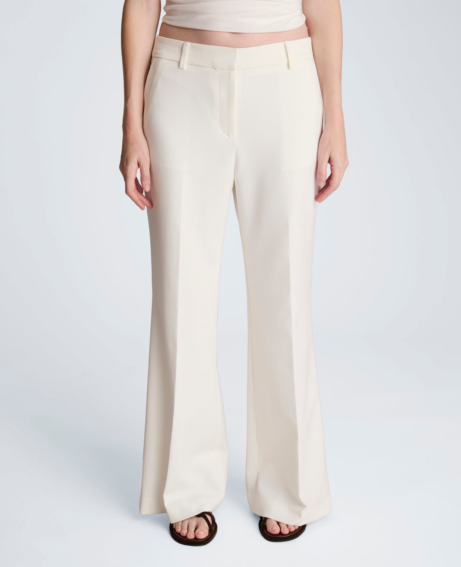 Kenneth Cole Clothing Luxe Twill Fly Front Flare Pant pantaloni bianchi vita media