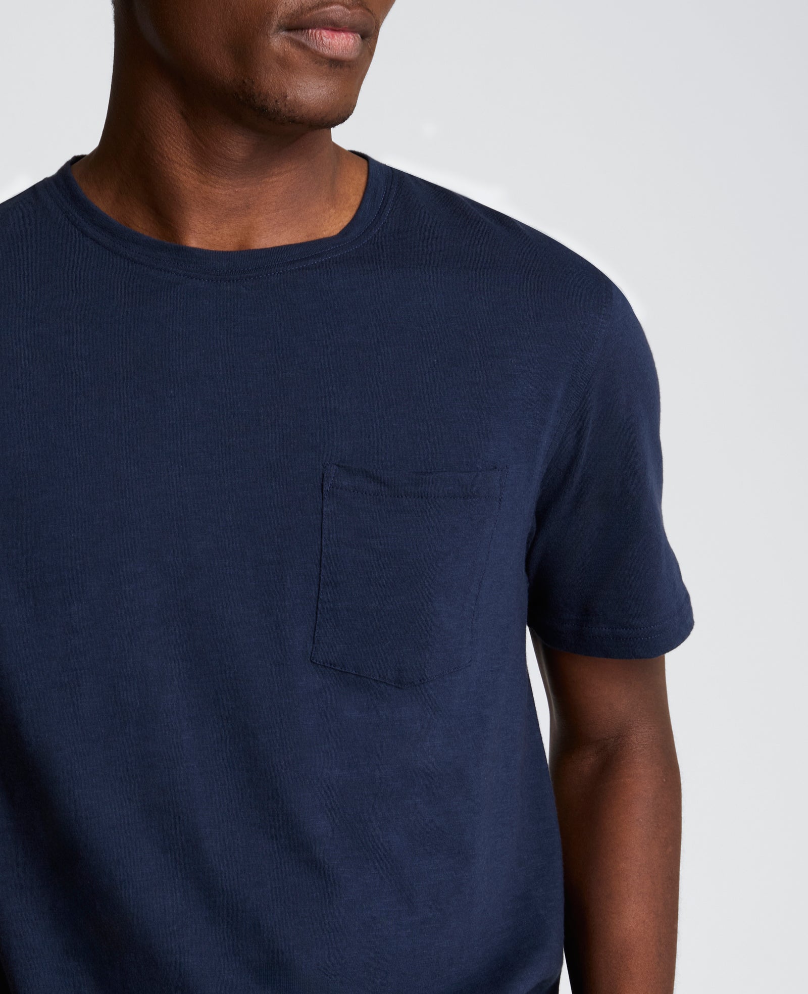 Kenneth Cole Reaction Clothing Crew Neck Tee with Pocket maglietta blu navy con taschino