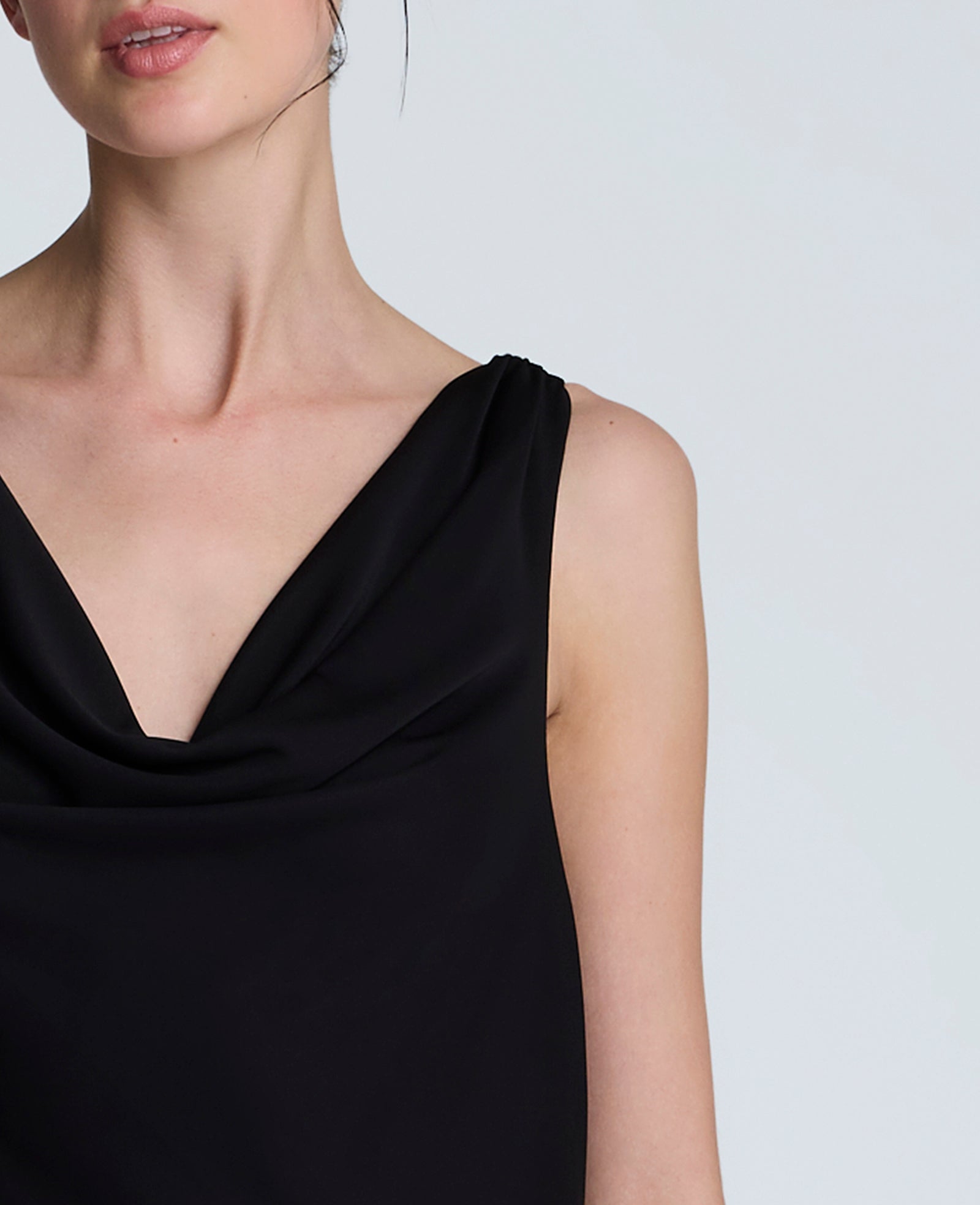 Kenneth Cole Reaction Clothing Asymmetrical Hem Cowl Neck Dress abito nero lungo