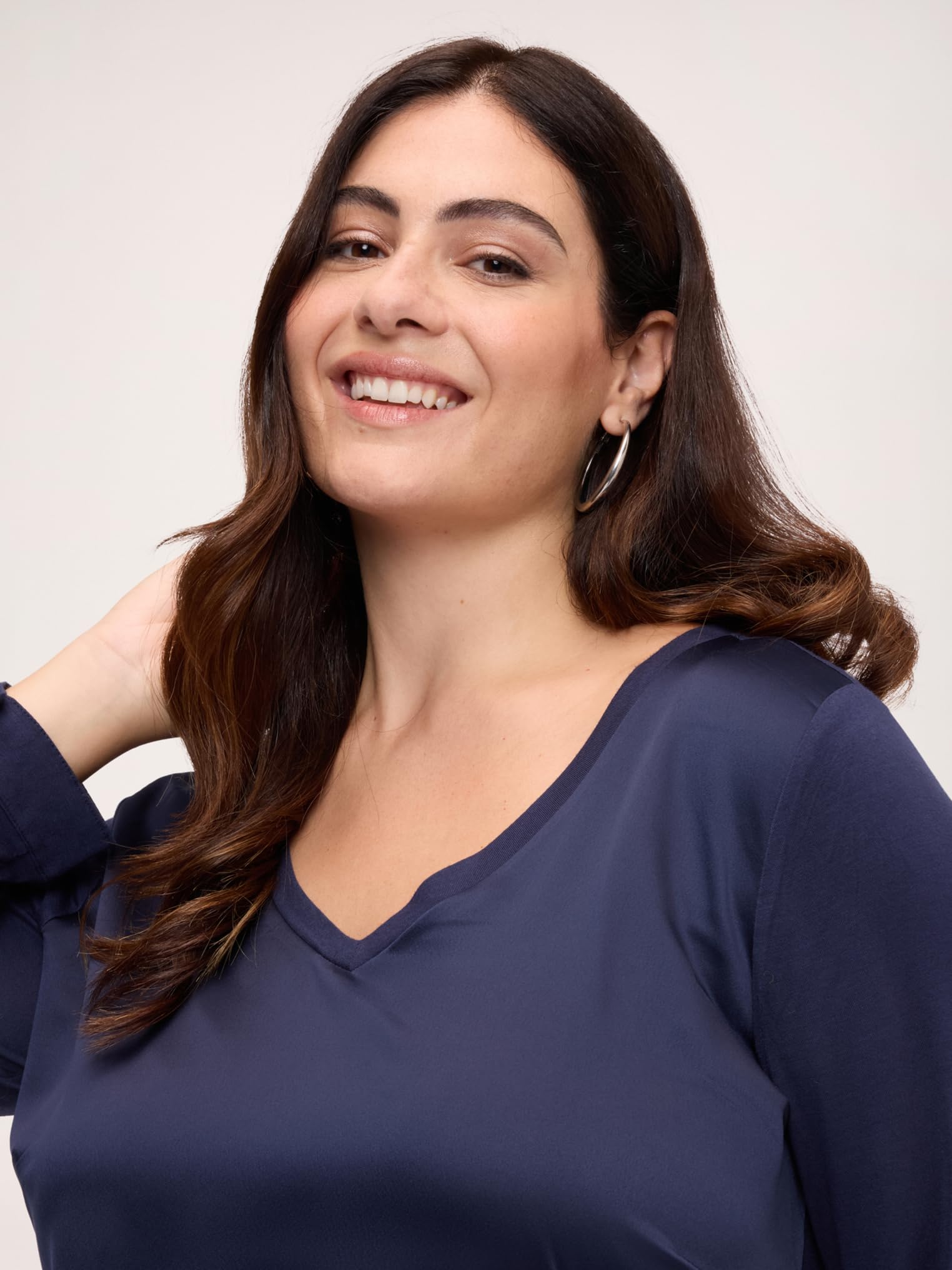 Fiorella Rubino Top e t-shirt T-shirt scollo a V bimaterica M Plus