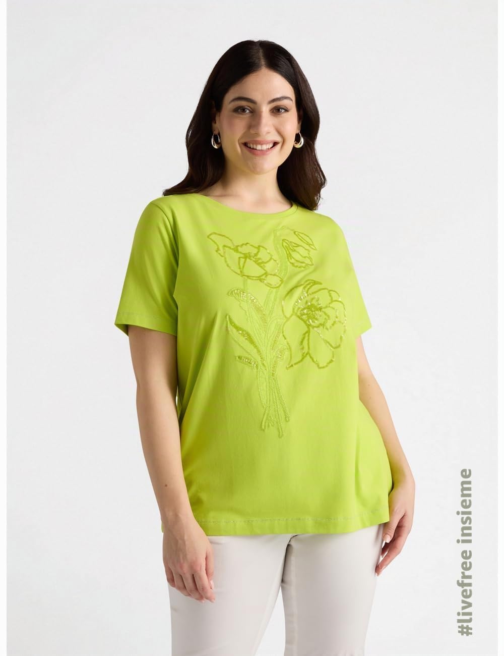 Fiorella Rubino Top e t-shirt T-shirt con ricamo floreale curvy