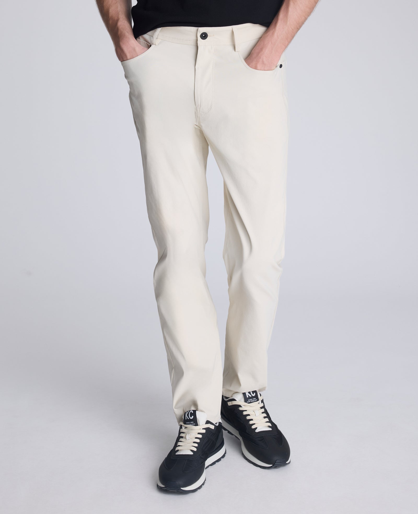 Kenneth Cole Reaction Clothing Original Slim 5-Pocket Pant pantaloni bianco