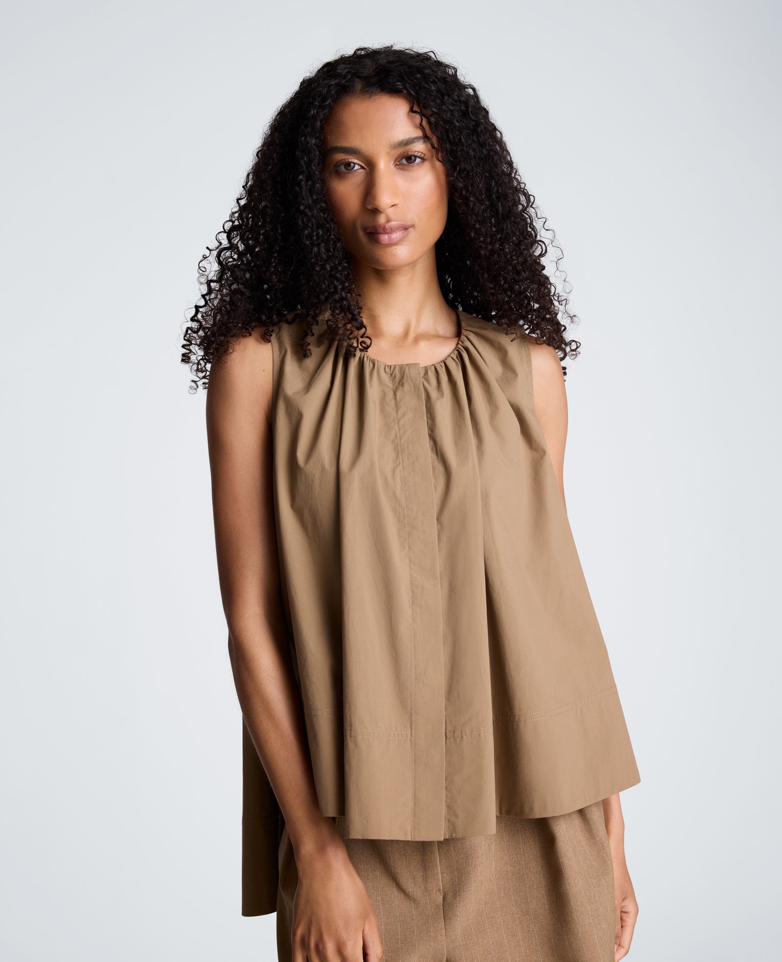 Kenneth Cole Reaction High-Low Tent Shirt camicia dark peanut in cotone elasticizzato