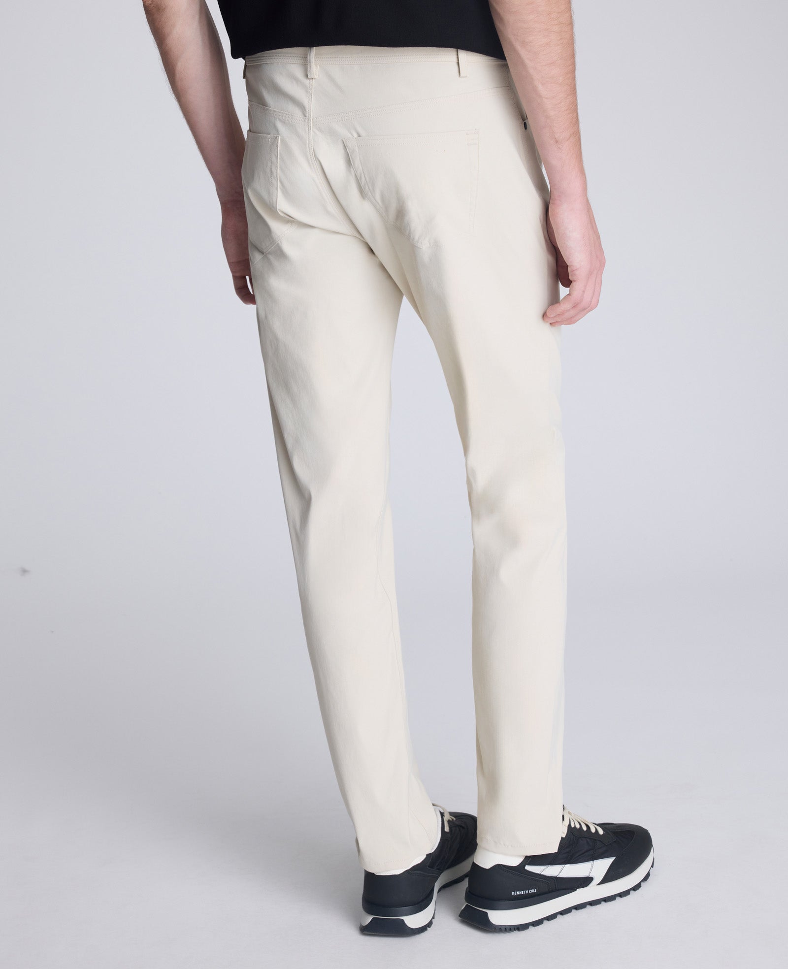 Kenneth Cole Reaction Clothing Slim Tapered Flex 5-Pocket Pant pantaloni avorio