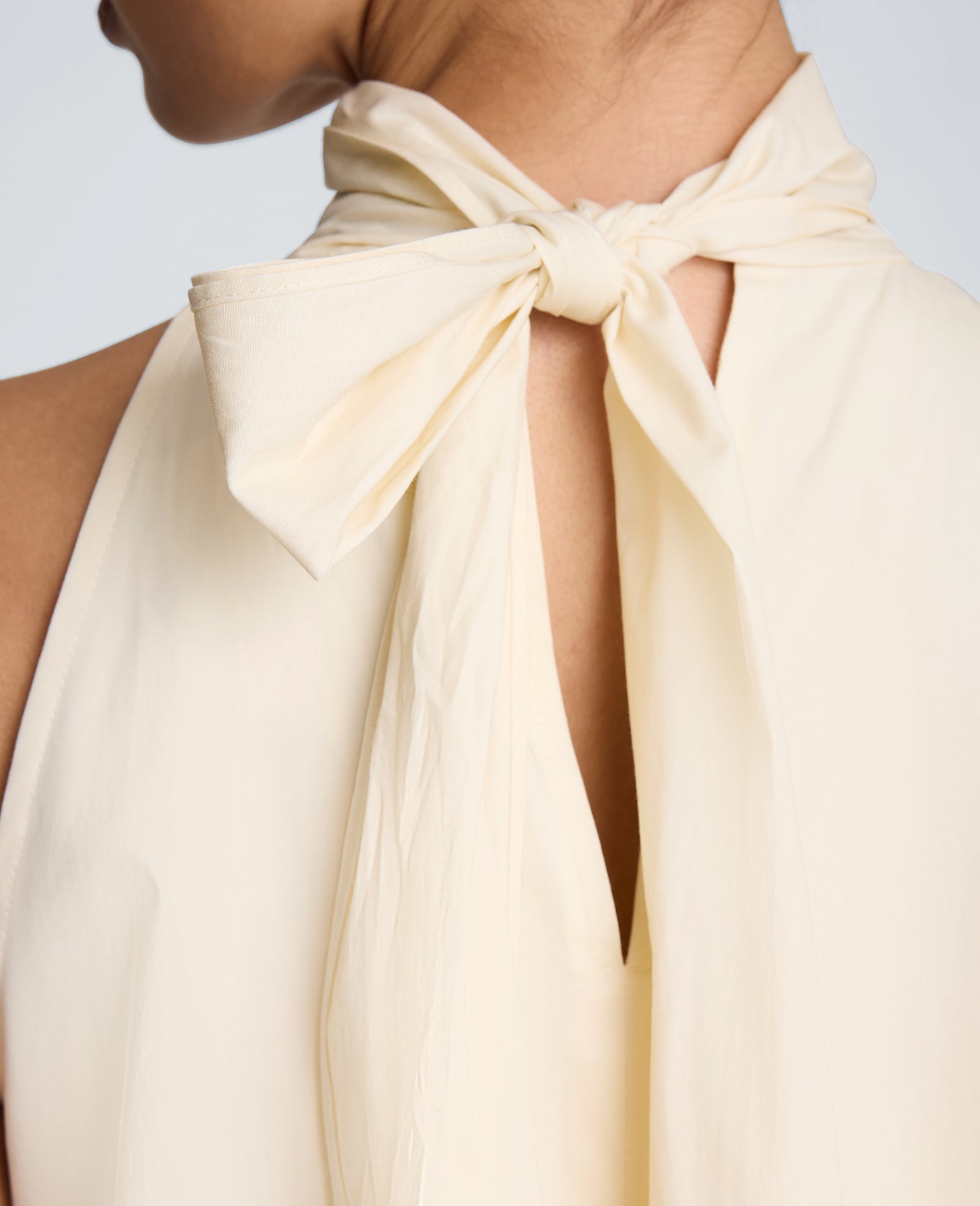 Kenneth Cole Reaction Clothing Tie Back Halter Midi Dress abito midi Oyster con scollo all’americana e tasche