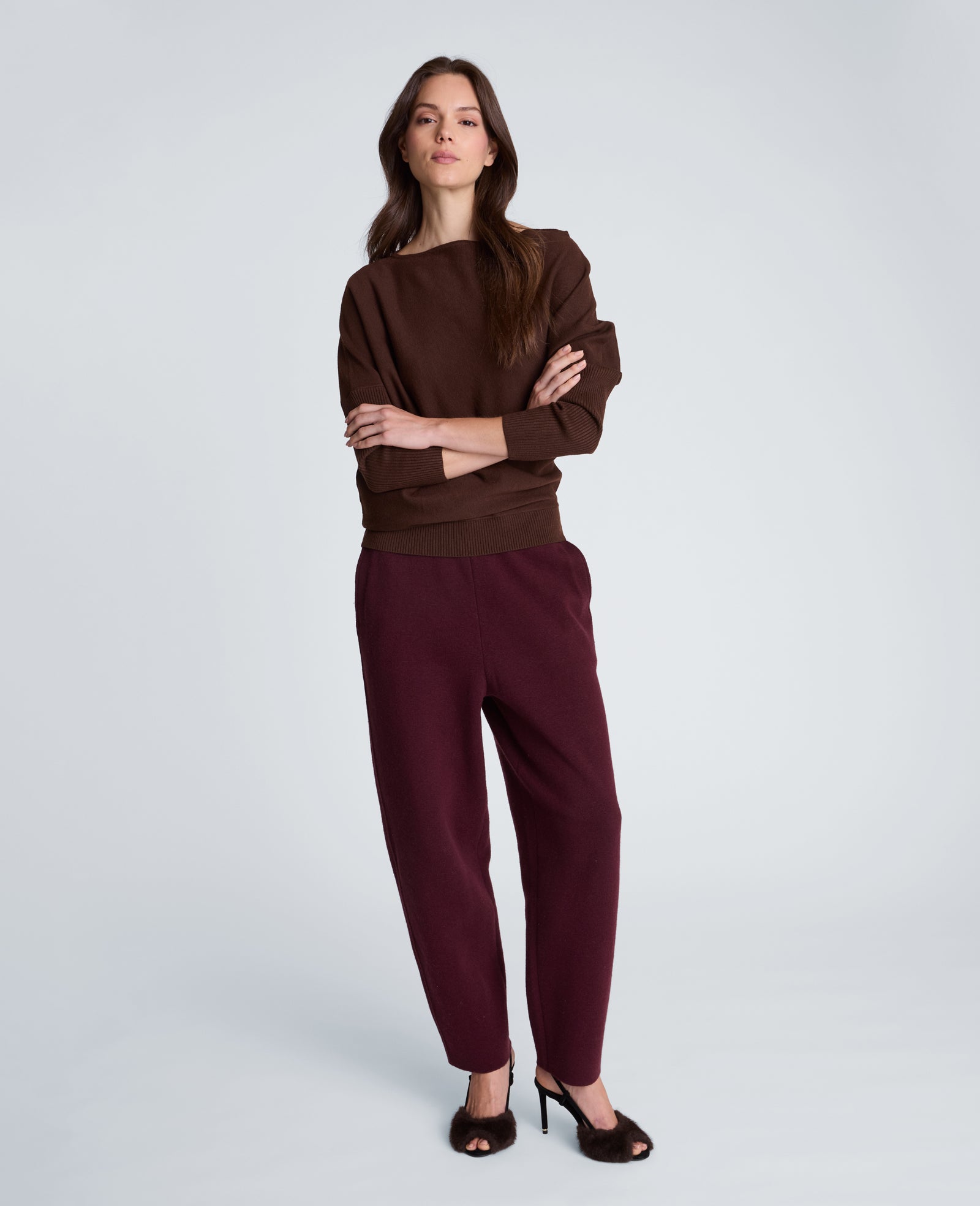 Kenneth Cole Reaction Clothing Asymmetrical Drape Neck Jersey Body Sweater maglione marrone