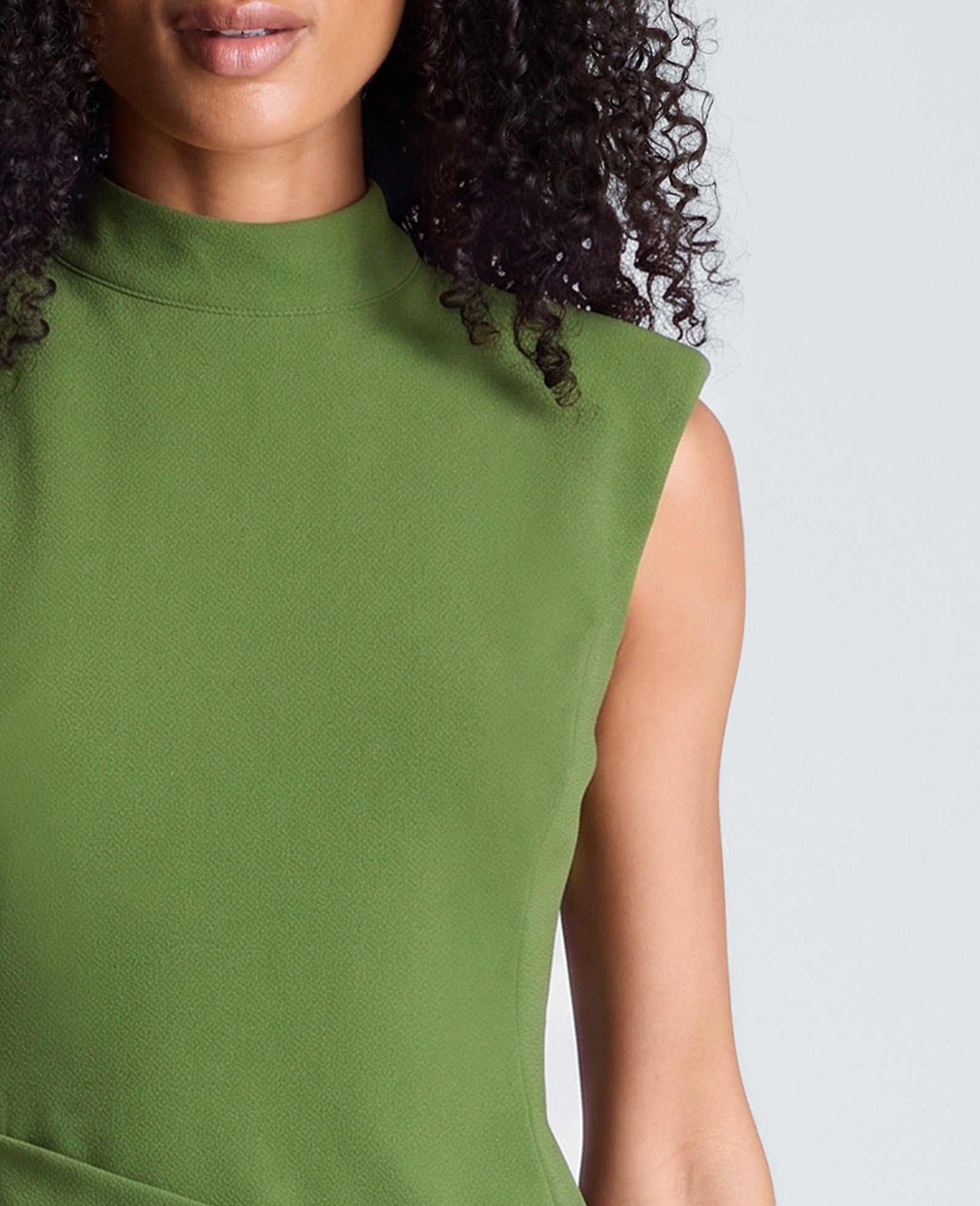 Kenneth Cole Reaction Clothing Mock Neck Zipper Front Textured Crepe miniabito verde