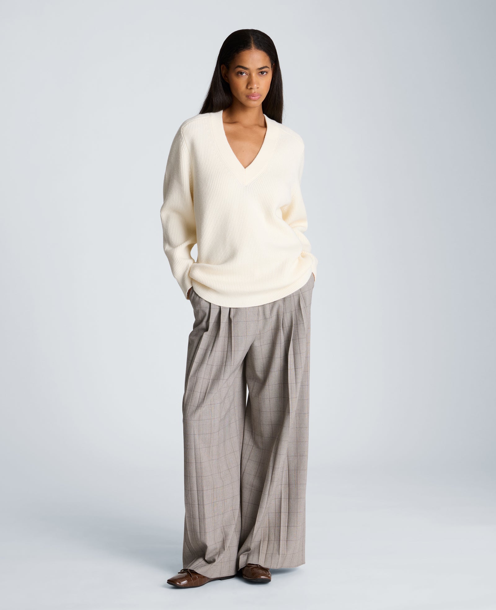 Kenneth Cole Reaction Clothing Oversized V-Neck Raglan Sweater maglione Oyster