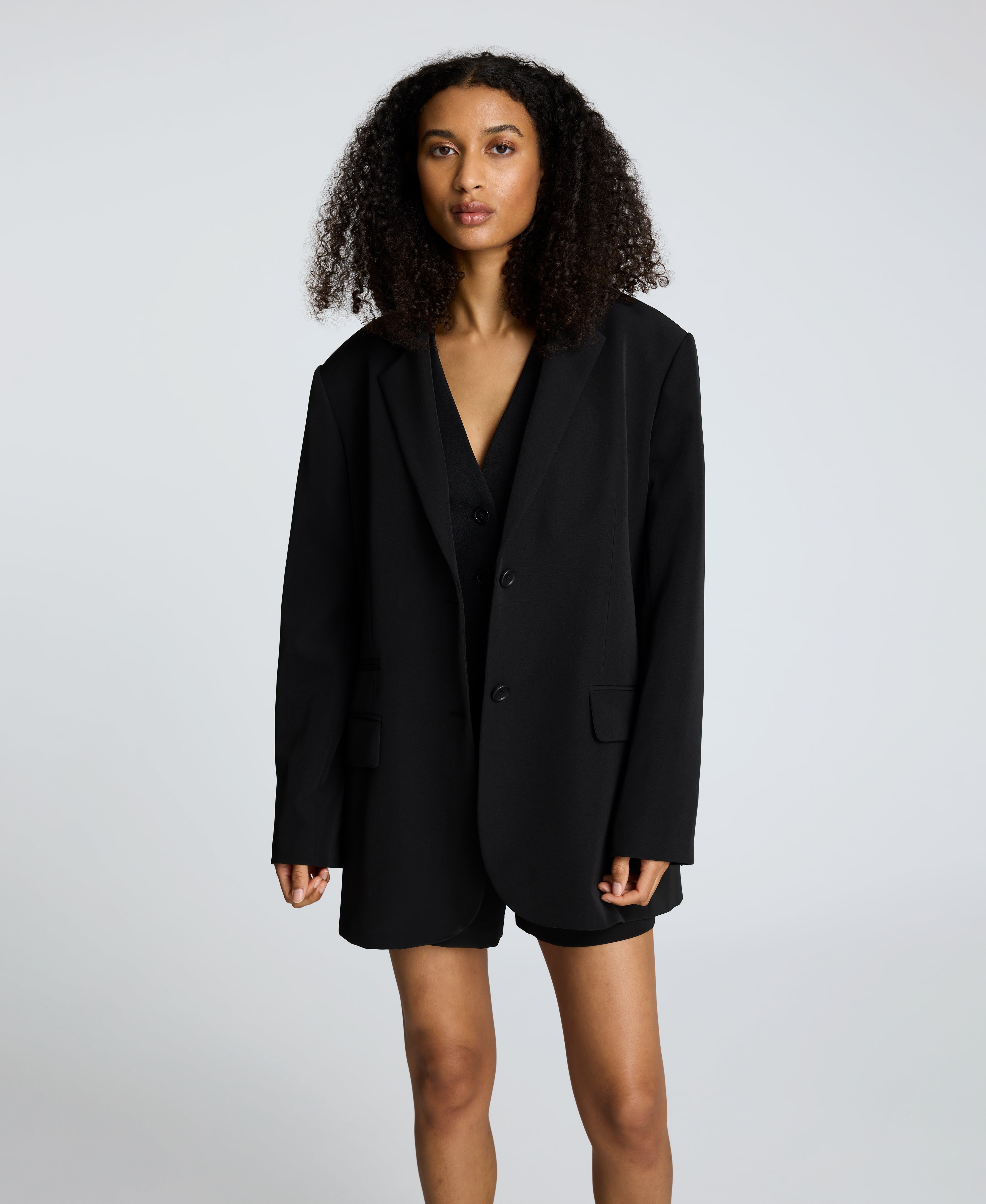 Kenneth Cole Reaction Clothing Luxe Twill Two Button Boyfriend Jacket giacca nera