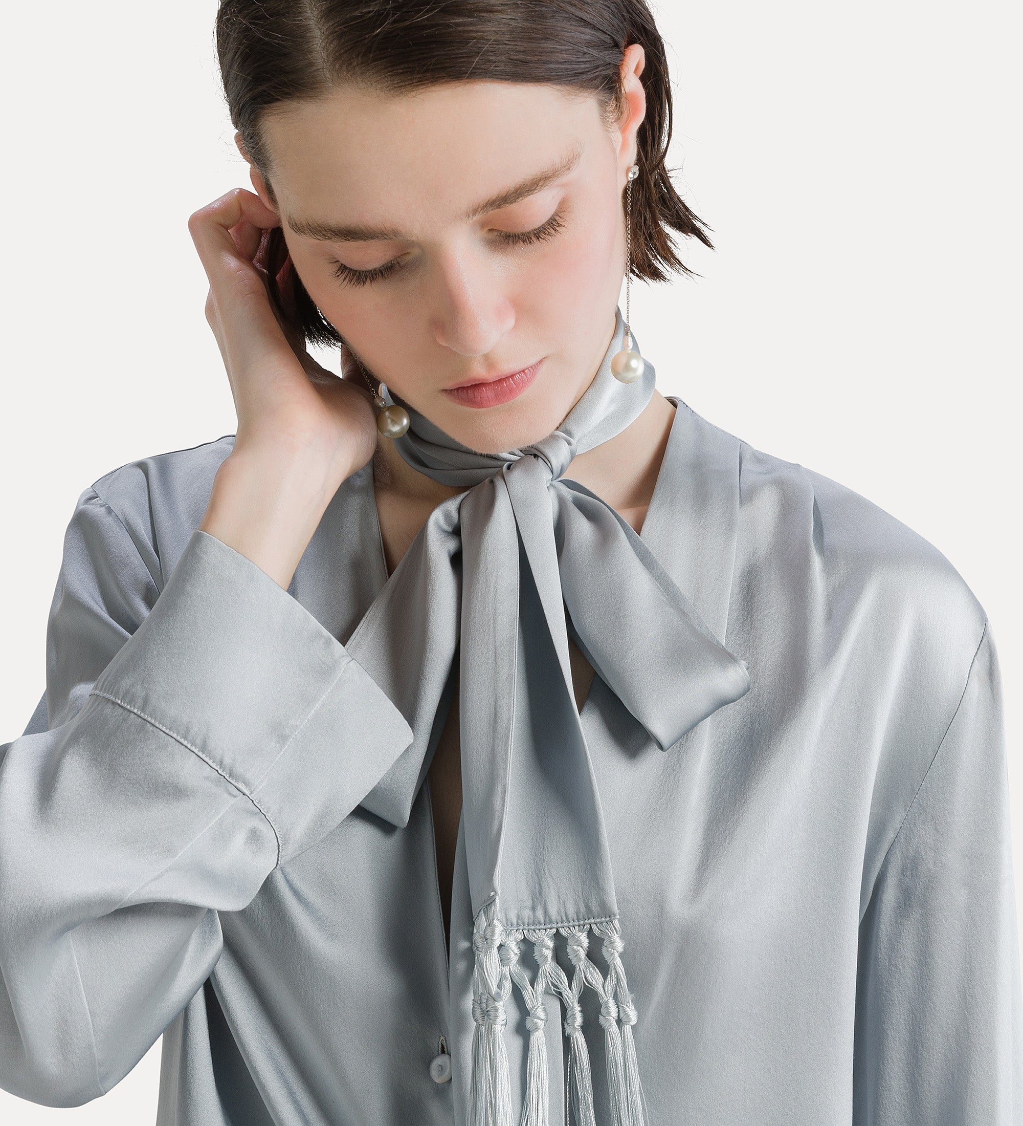 Forte camicie Silk Satin Shirt camicia grigia in seta pura con foulard
