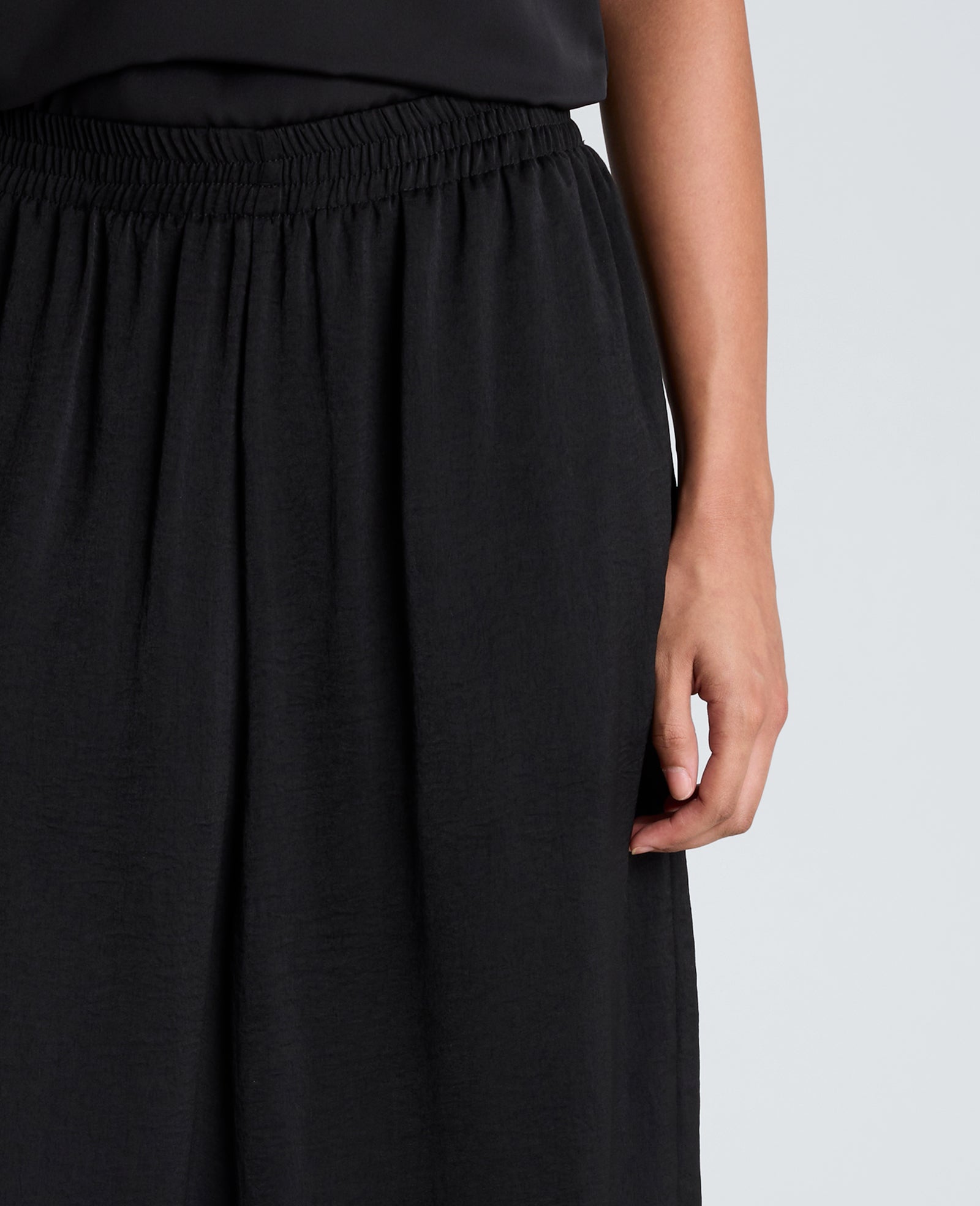 Kenneth Cole Reaction Clothing Pull On Balloon Leg Pant pantaloni neri in raso