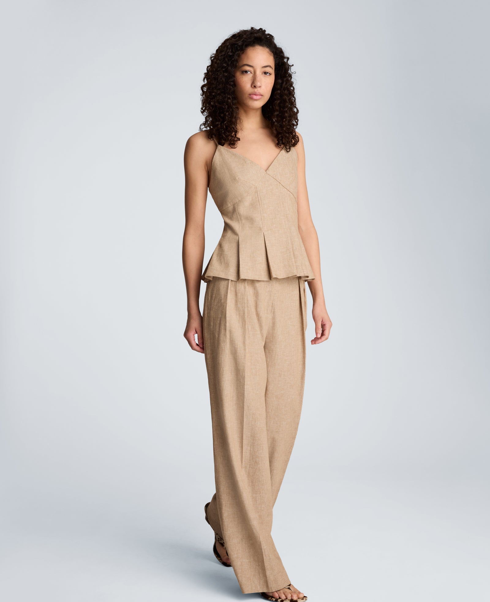 Kenneth Cole Reaction Clothing Linen Fitted Cami top color taupe melange in lino