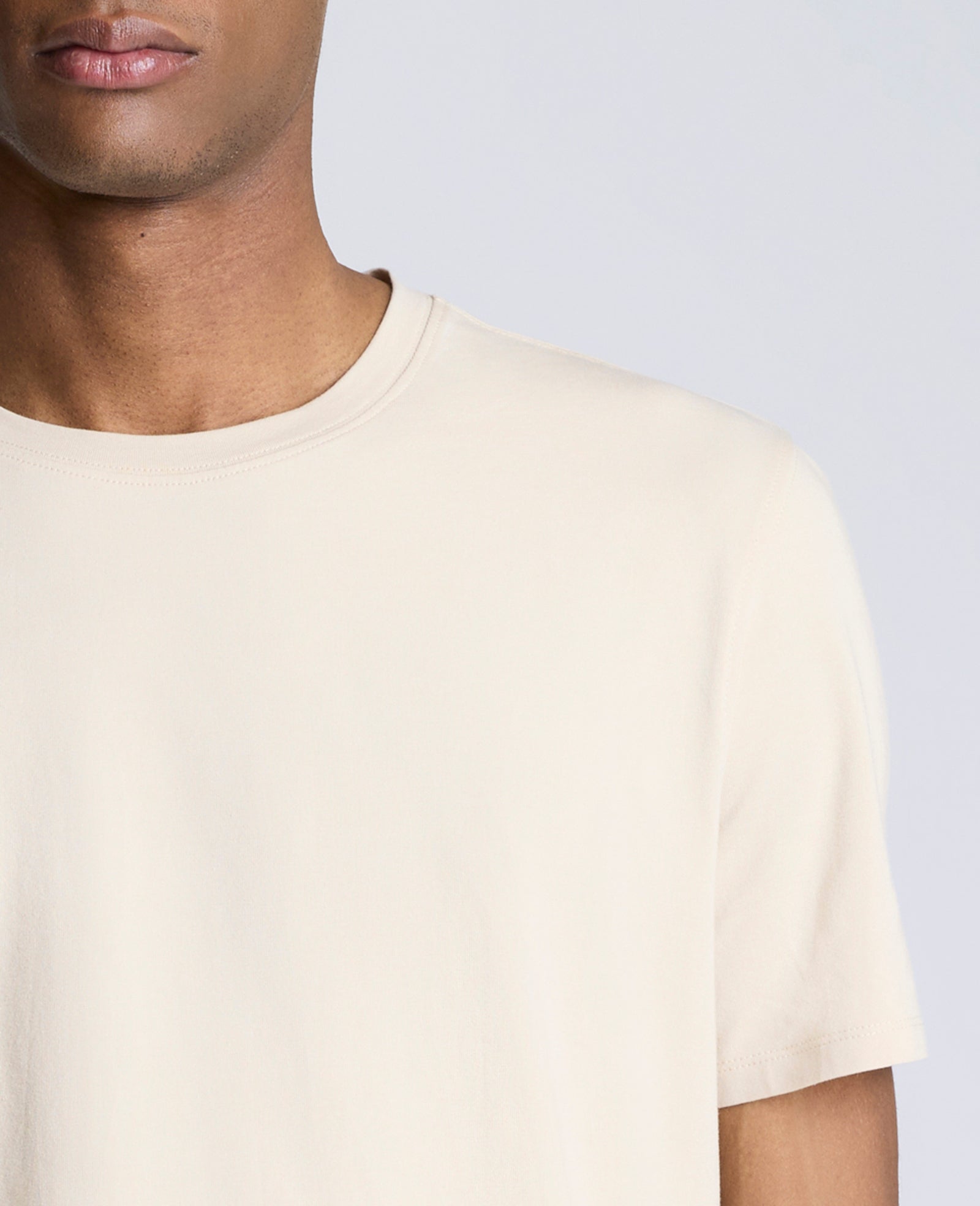 Kenneth Cole Reaction Clothing The Performance Crew Neck T-Shirt maglietta beige elasticizzata