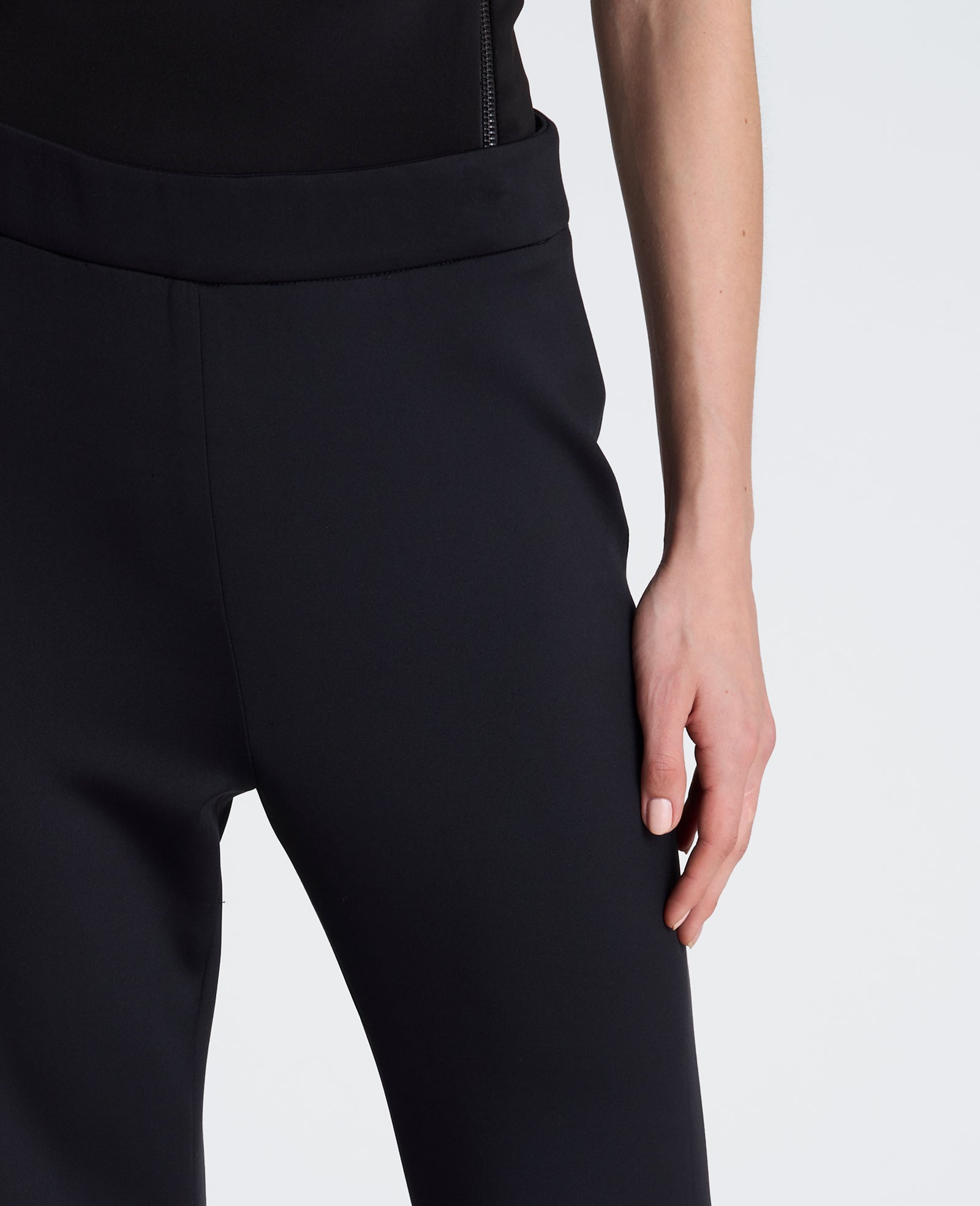Kenneth Cole Reaction High Rise Pull On Flare Zip Back Pant pantaloni neri vita alta XS-XL