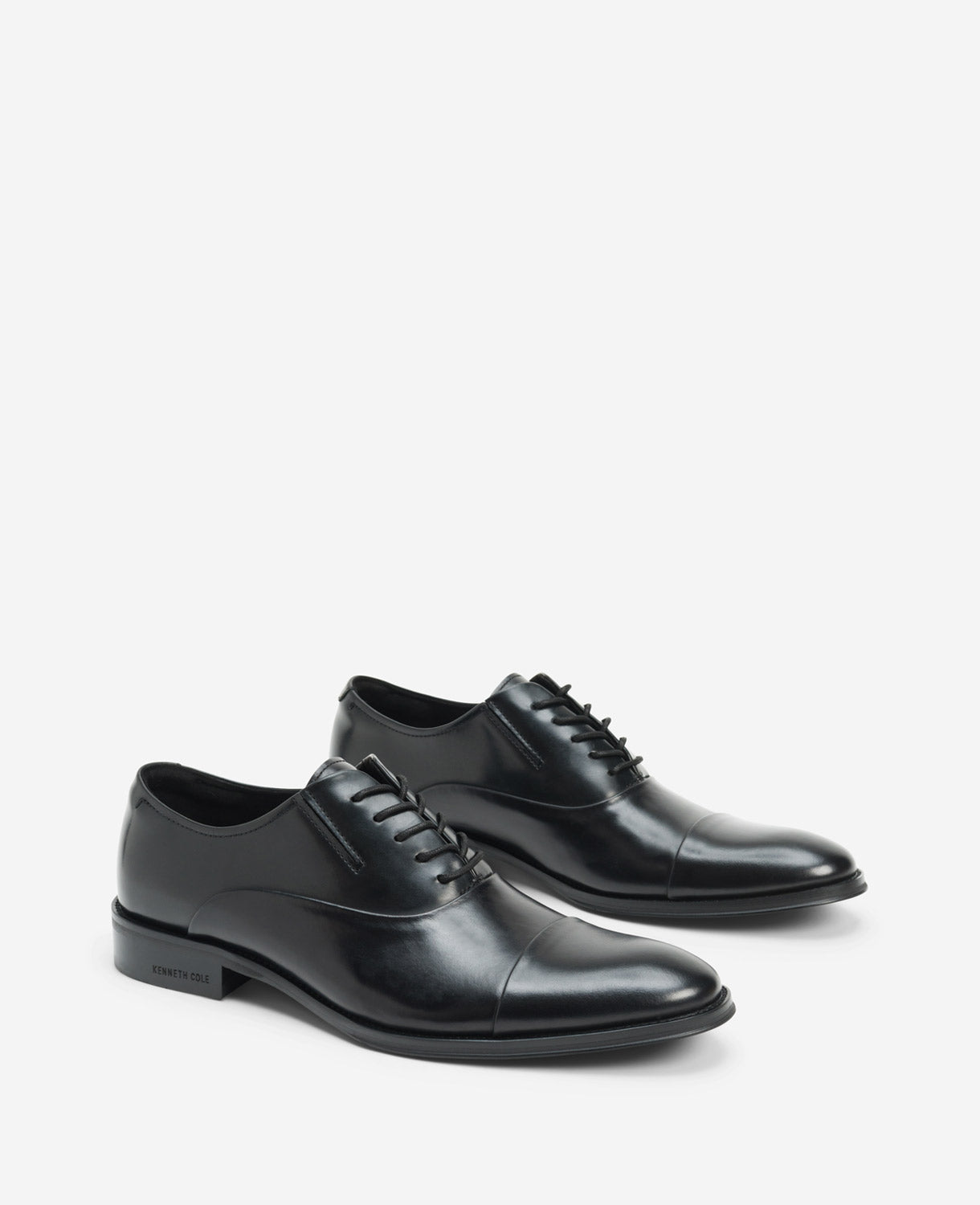 Kenneth Cole Reaction Lace Up Cap Toe Oxford scarpe nere in pelle