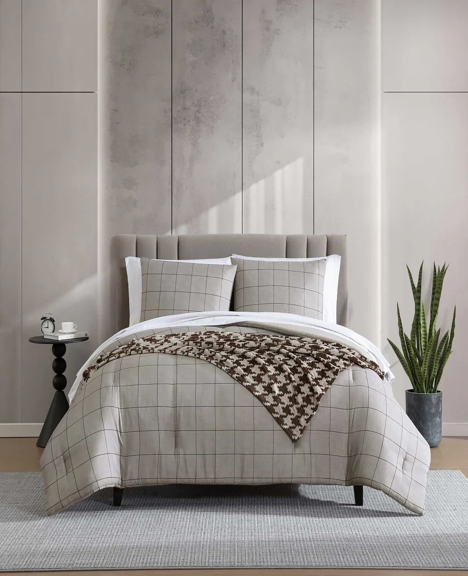 Kenneth Cole Reaction Home & Bedding Holden Grid comforter marrone Queen