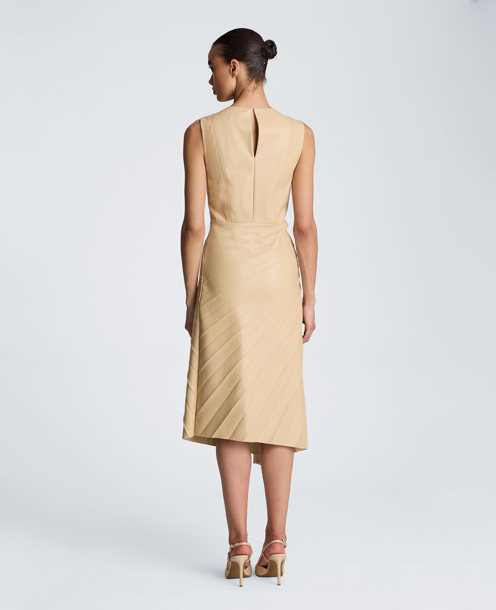 Kenneth Cole Reaction Clothing Sunburst Pleat Midi Dress abito midi biscotti 100% poliestere