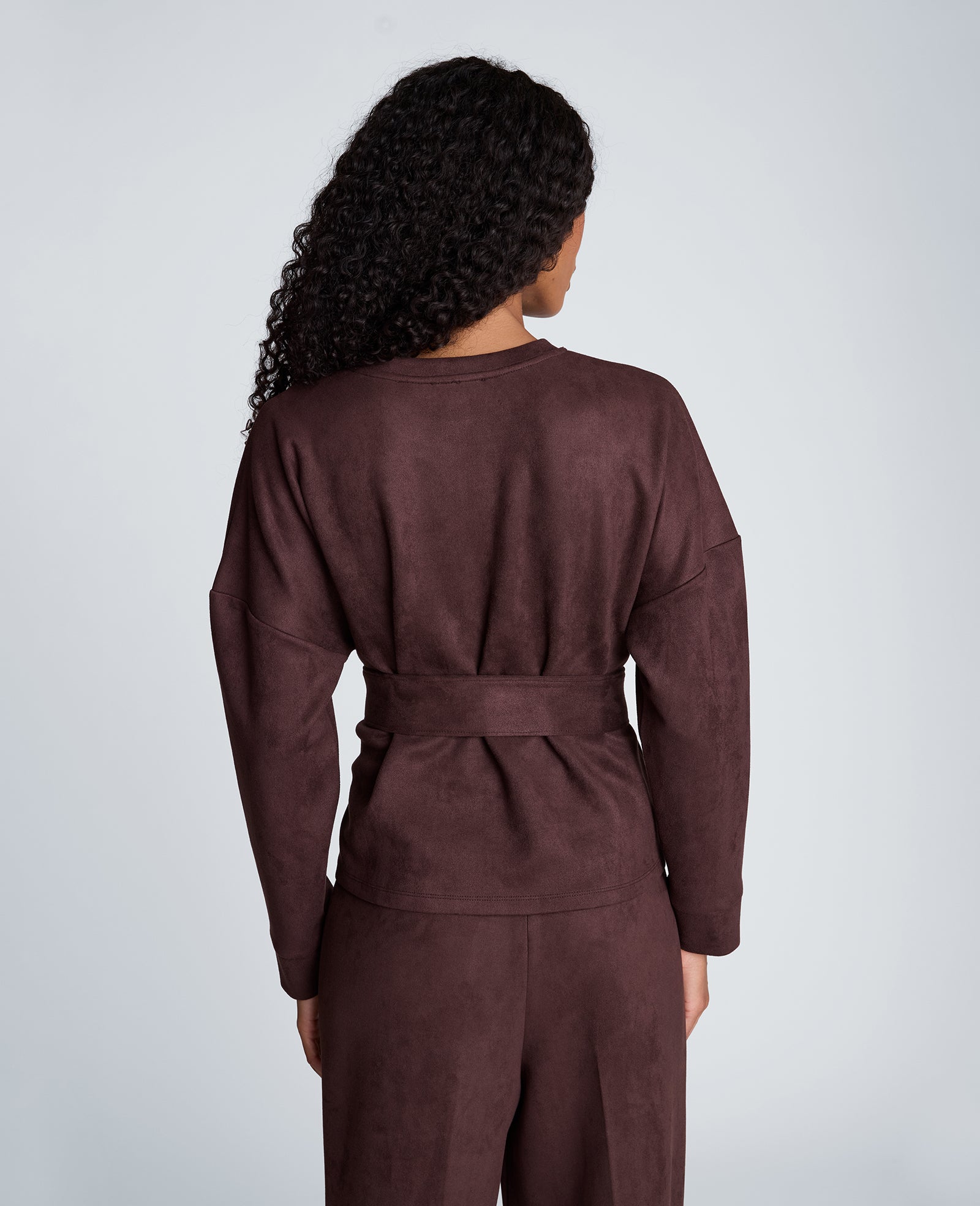 Kenneth Cole Reaction Clothing Long Sleeve Crew Neck with Belt maglia donna marrone scuro