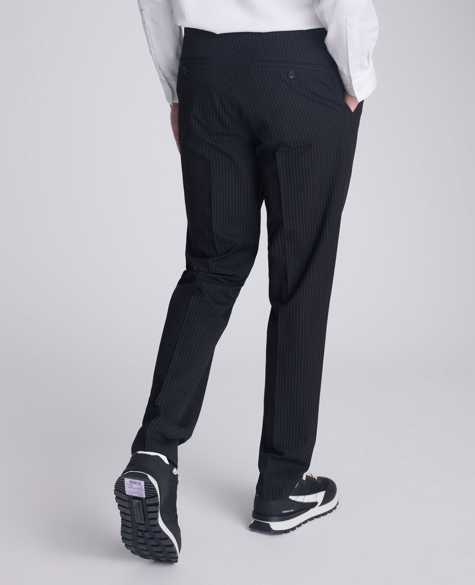 Kenneth Cole Reaction Clothing Ready Flex Slim Fit Pinstripe Nested Suit abito nero gessato slim fit