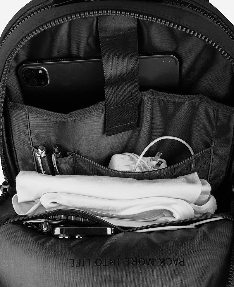 Kenneth Cole Reaction Luggage Logan Classic Backpack zaino nero con tasca laptop