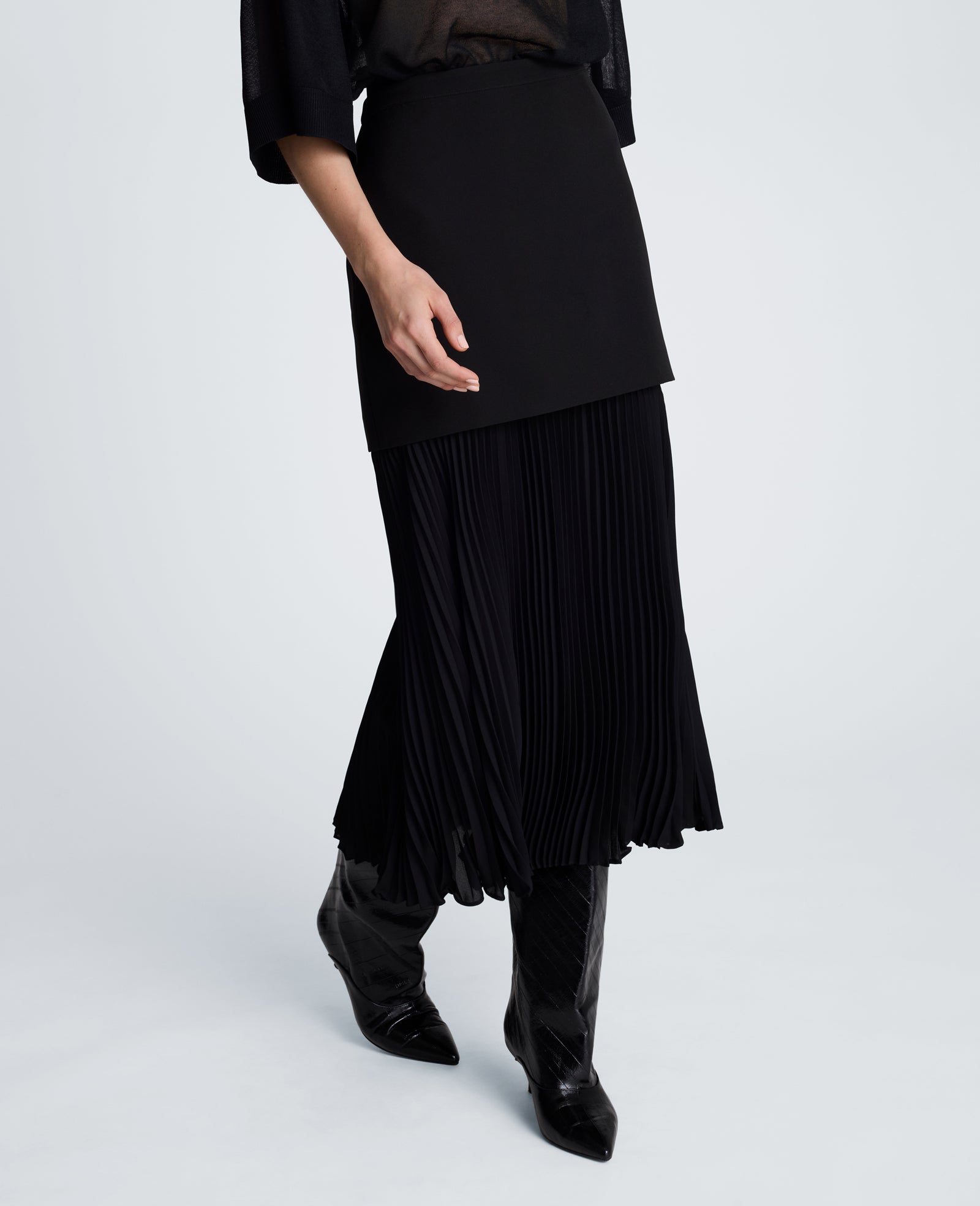 Kenneth Cole Reaction Clothing Center Back Zip Pleated Maxi Skirt gonna lunga nera plissettata