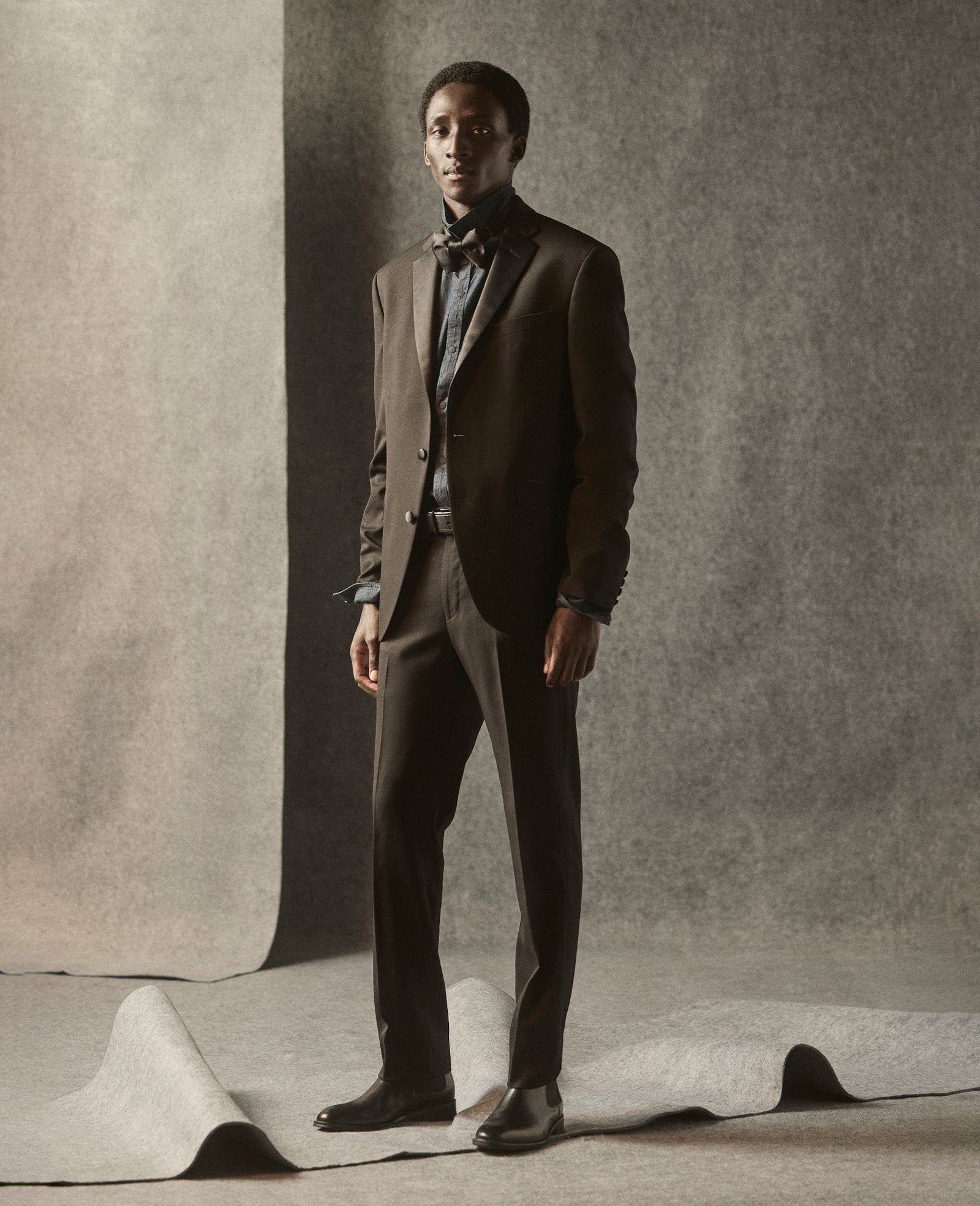 Kenneth Cole Reaction Clothing Ready Flex Slim-Fit Tuxedo Suit abito smoking nero